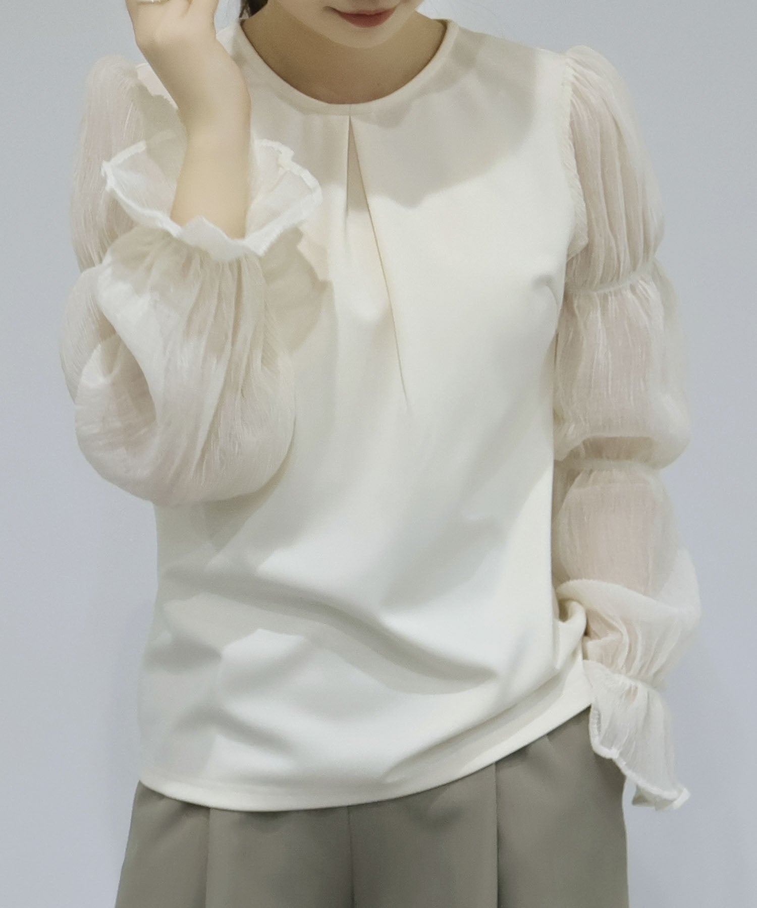 セゾンドパピヨン SAISON DE PAPILLON シアードッキングカットソープルオーバー (アイボリー) アイボリー