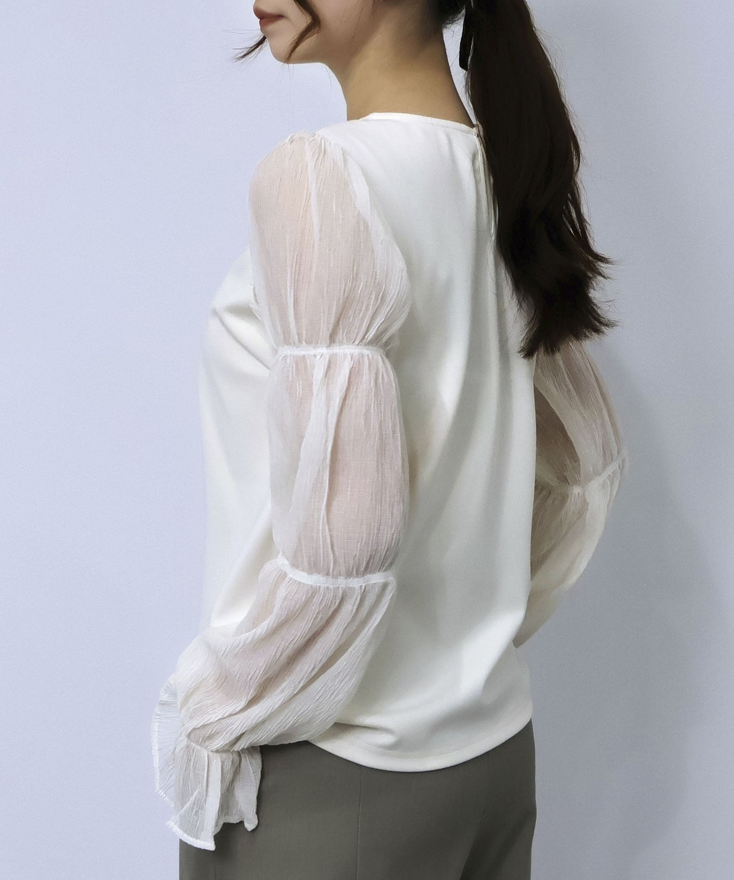 セゾンドパピヨン SAISON DE PAPILLON シアードッキングカットソープルオーバー (アイボリー) アイボリー