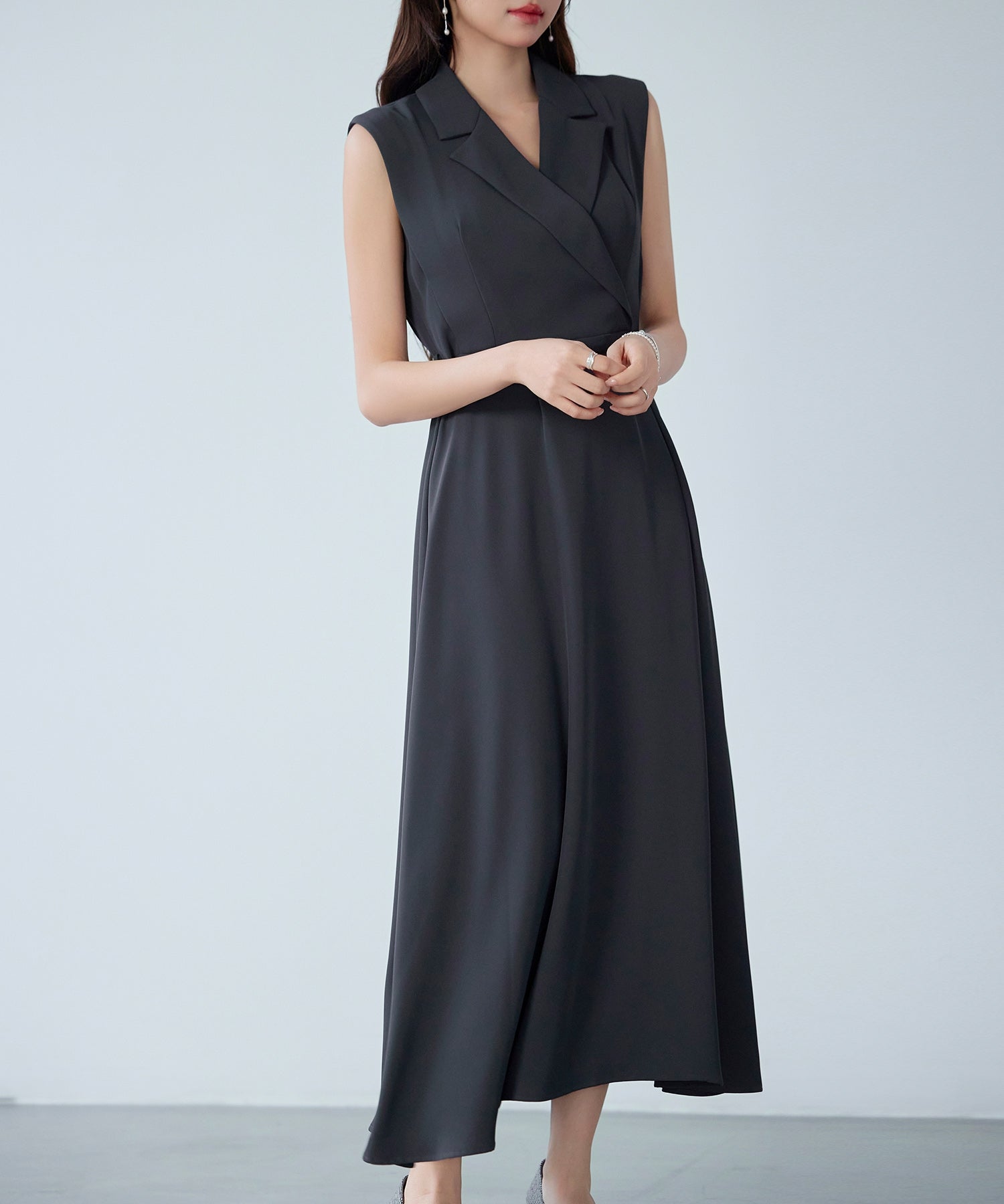 セゾンドパピヨン SAISON DE PAPILLON テーラードカラーベルト付きフレアワンピース (チャコール) チャコール