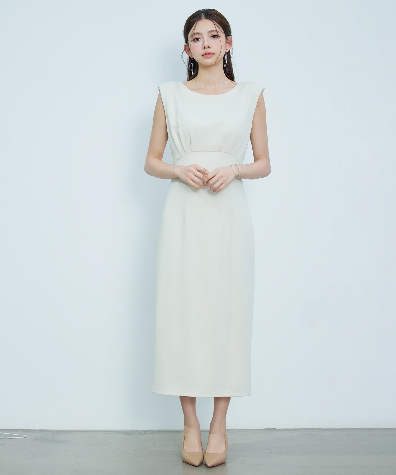 セゾンドパピヨン SAISON DE PAPILLON クルーネックカットソーワンピース (ライトベージュ) ライトベージュ