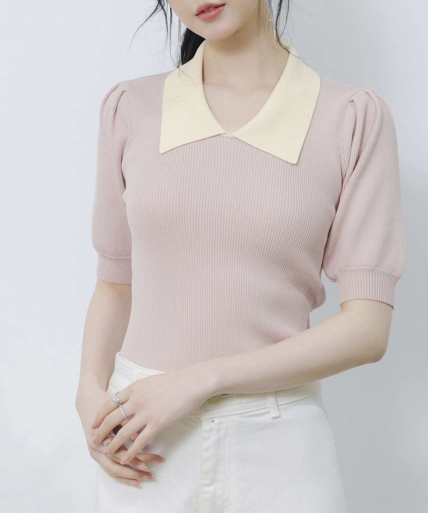 セゾンドパピヨン SAISON DE PAPILLON 配色カラー二の腕カバーパフスリーブニットプルオーバー (ピンク) ピンク