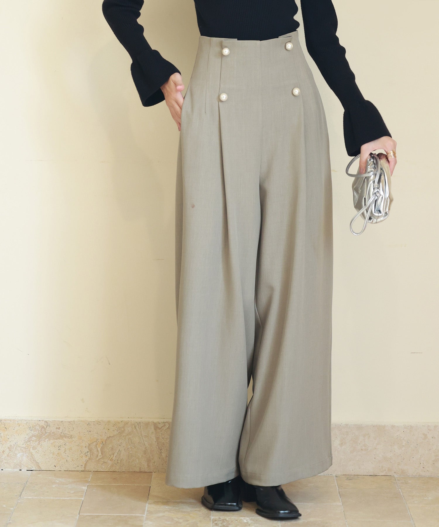 セゾンドパピヨン SAISON DE PAPILLON パール飾りハイウエストワイドパンツ (ブラウン) ブラウン