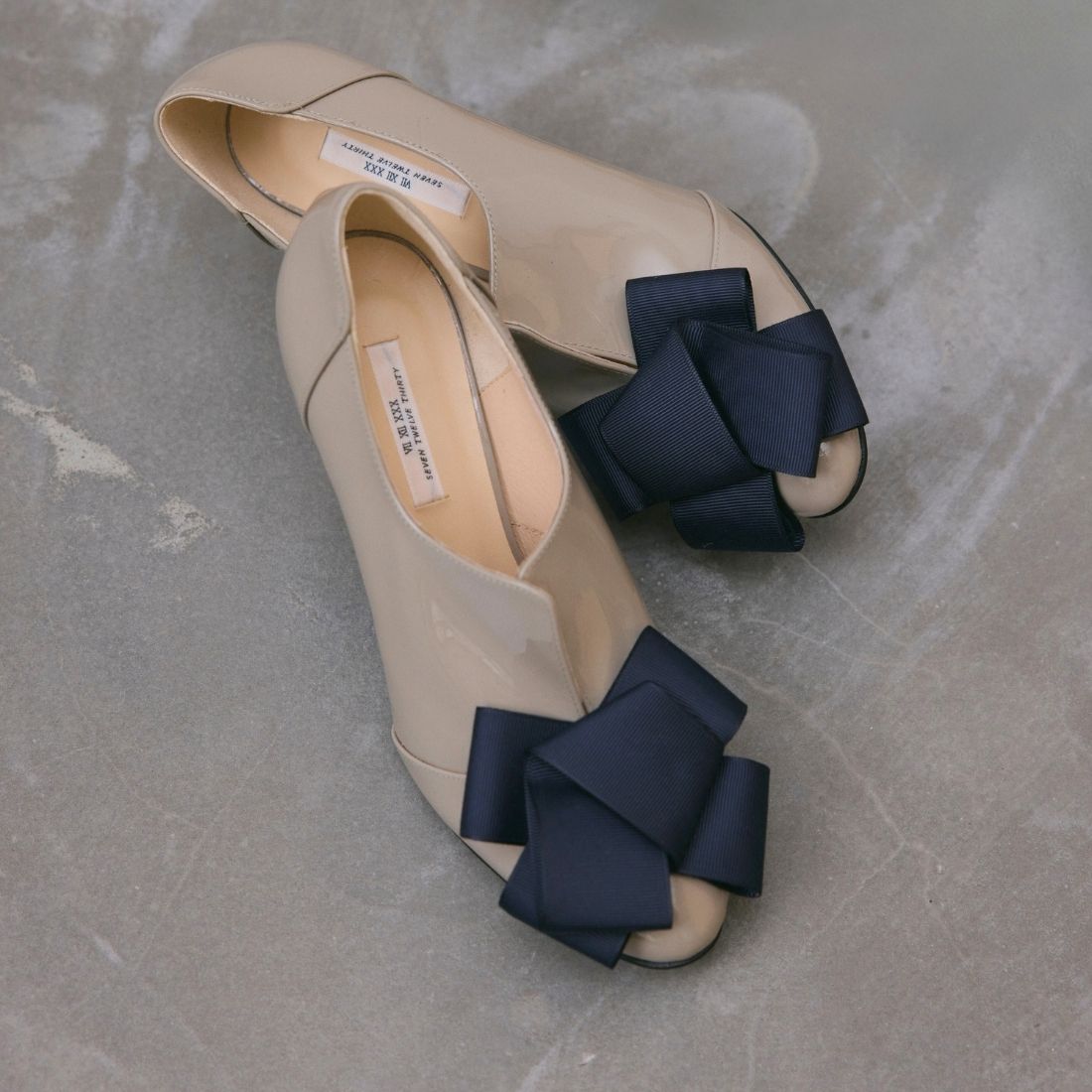 セヴン トゥエルヴ サーティ SEVEN TWELVE THIRTY 【レイン対応】LovelyWalk リボンブーティ (グレーエナメル) グレーエナメル