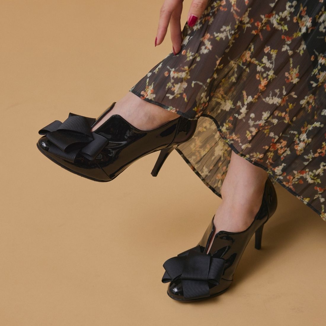 セヴン トゥエルヴ サーティ SEVEN TWELVE THIRTY 【レイン対応】LovelyWalk リボンブーティ (ブラックエナメル) ブラックエナメル