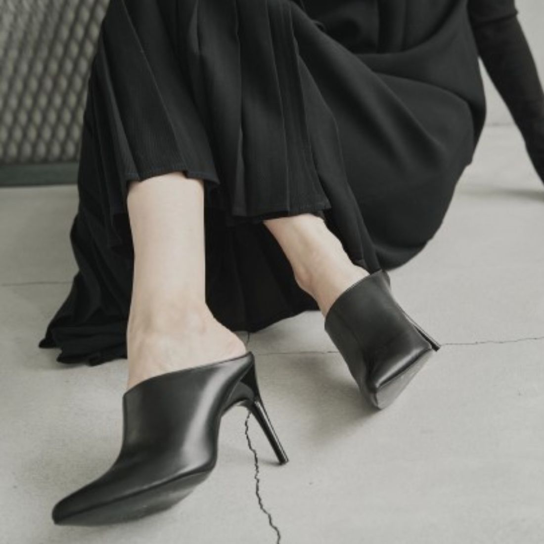 セヴン トゥエルヴ サーティ SEVEN TWELVE THIRTY ポインテッドカバードミュール