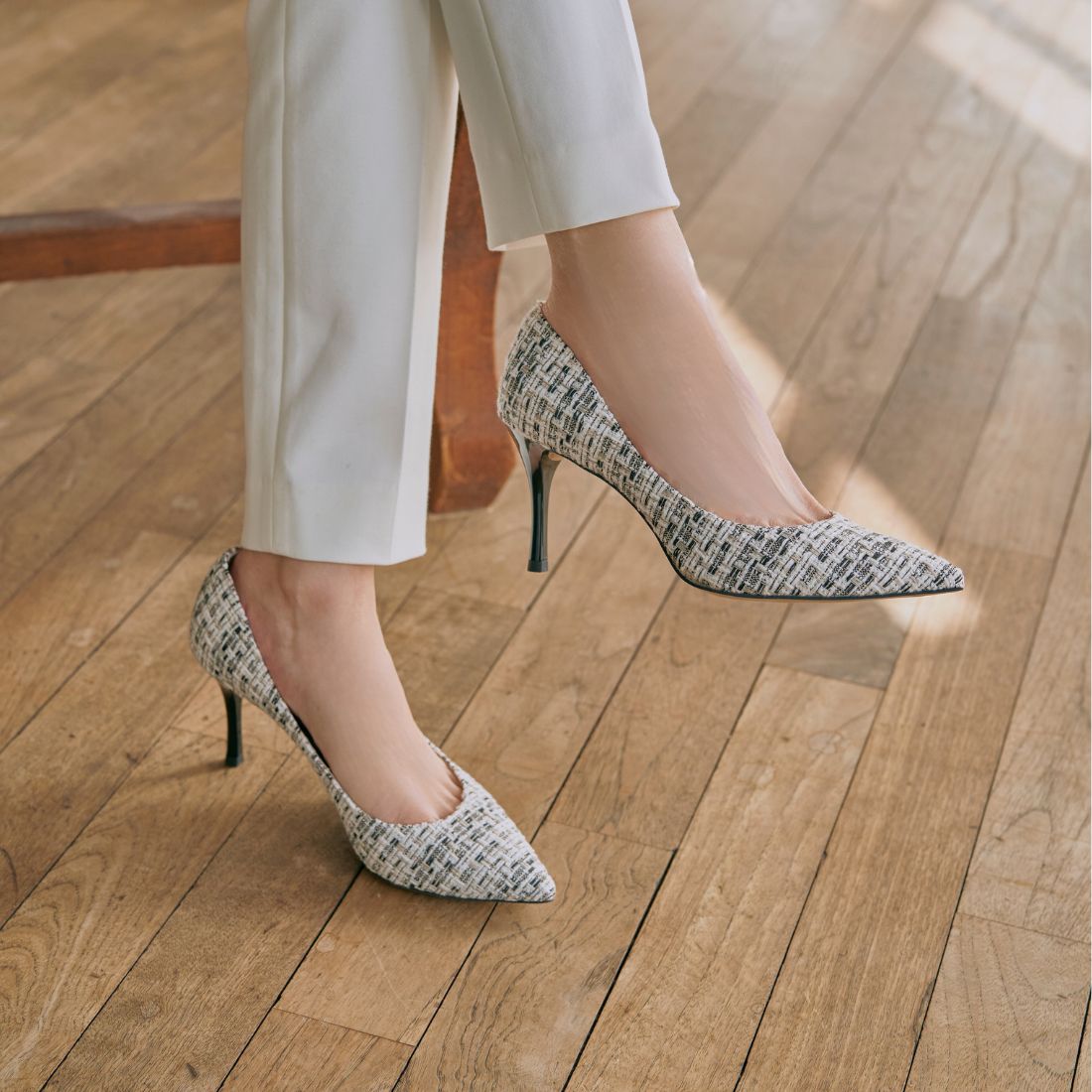 SEVEN TWELVE THIRTY ポインテッド パンプス 黒 ラブリーウォーク セヴントゥエルヴサーティ セヴントゥエルヴサーティー] LovelyWalk ポインテッドトゥパンプス