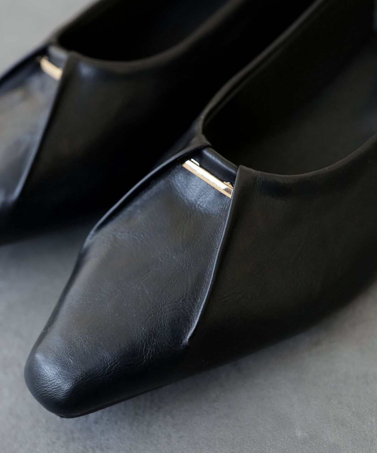 セスト SESTO かかとが踏めて柔らかい、シャープトゥフラットパンプス (アッシュスエード) アッシュスエード