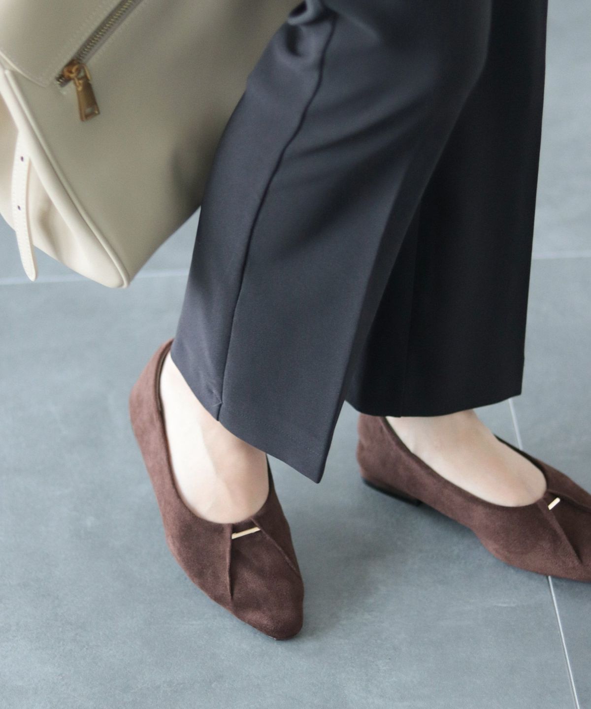 セスト SESTO かかとが踏めて柔らかい、シャープトゥフラットパンプス (ダークブラウンスエード) ダークブラウンスエード