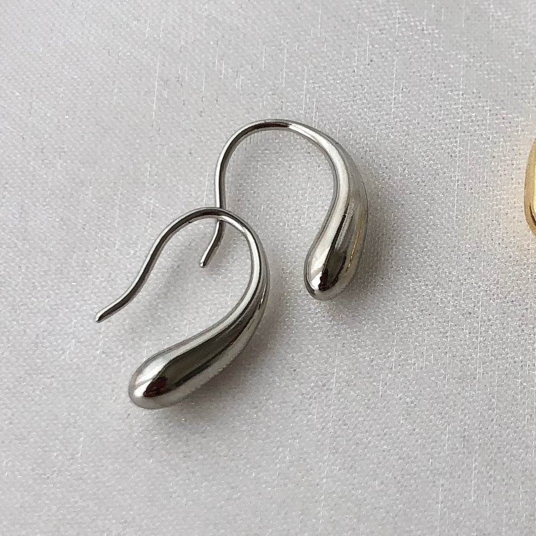 シースキー seasukii 不銹鋼水滴耳環