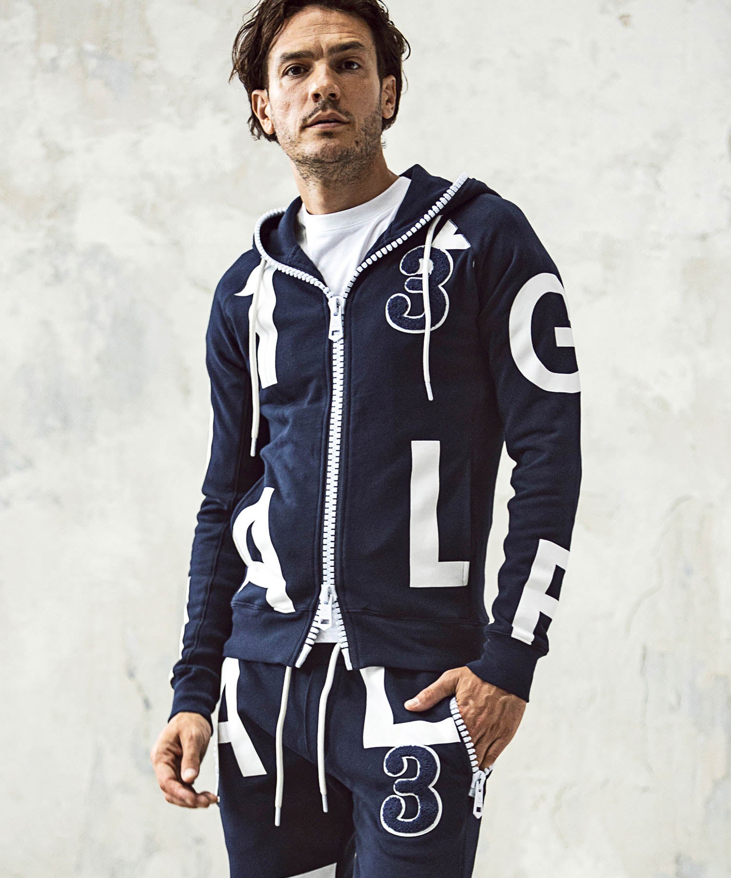 Uno Piu Uno Uguale Tre Relax 1PIU1UGUALE3 RELAX Big Zipper Random Logo Parker