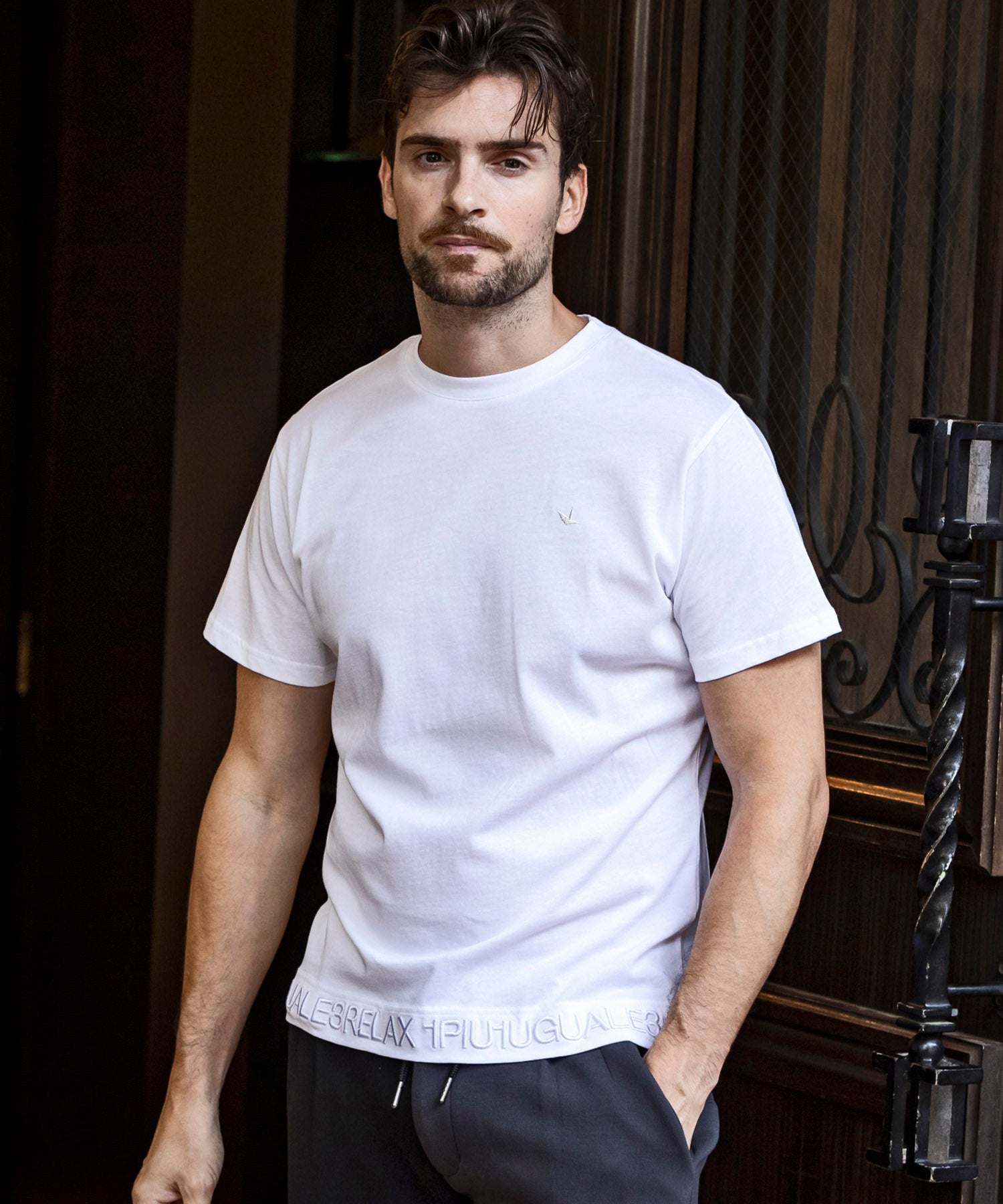 Uno Piu Uno Uguale Tre Relax Hem Embroidery One Point Logo Short Sleeve T-Shirt