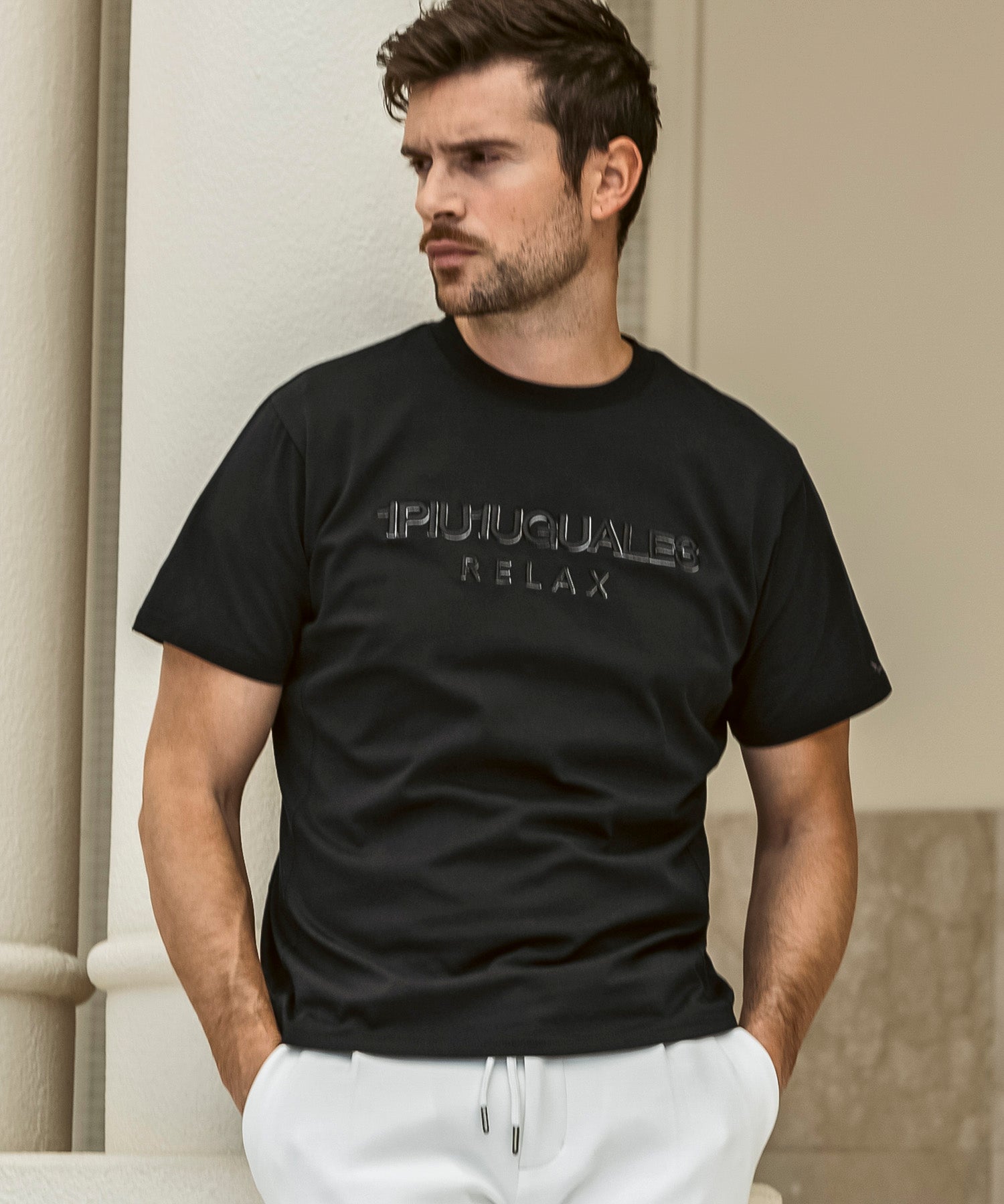 ウノ ピゥ ウノ ウグァーレ トレ リラックス 1PIU1UGUALE3 RELAX 立体刺繍 ブランドロゴ シルケット生地 半袖Tシャツ (ブラック) ブラック