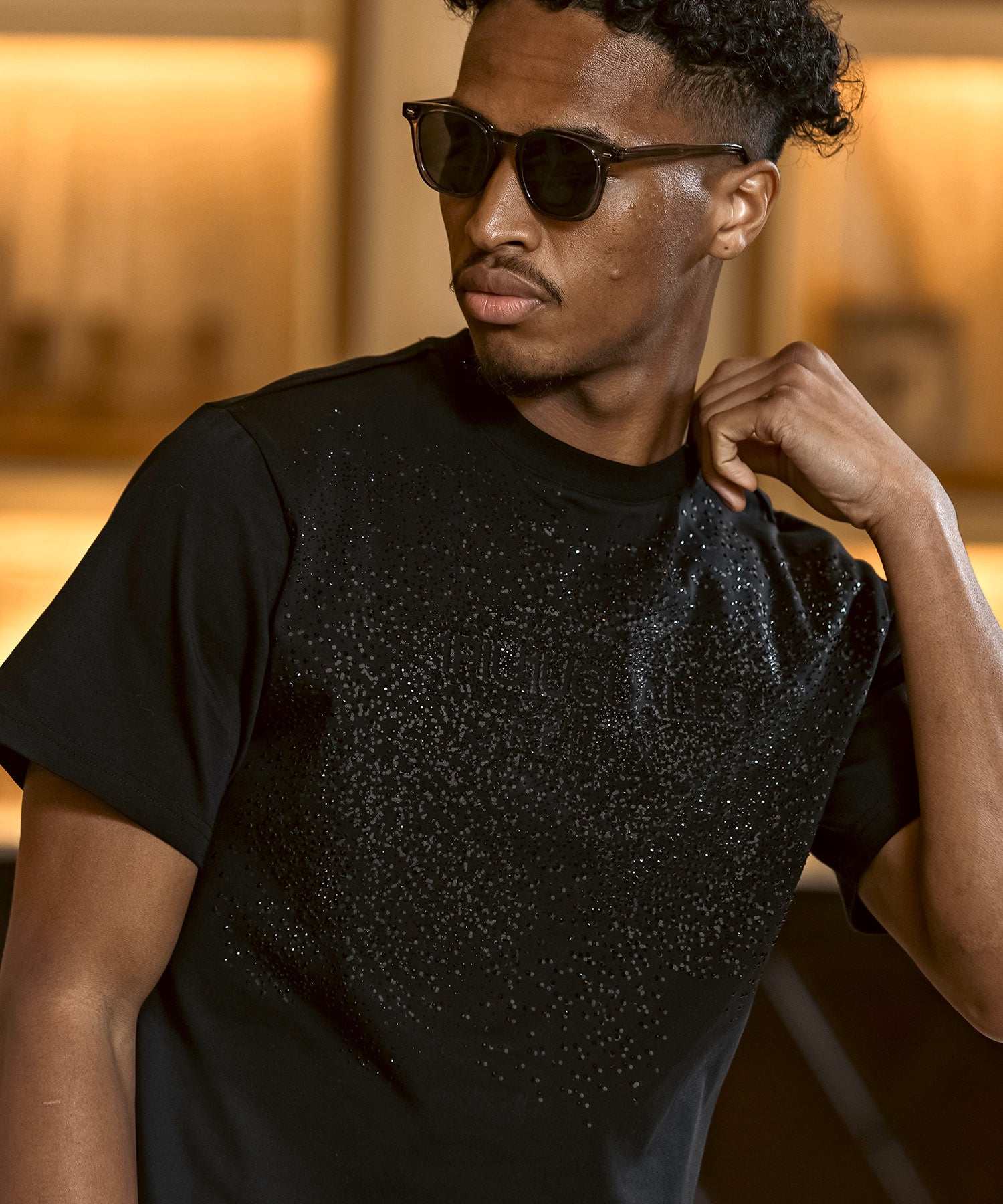 ウノ ピゥ ウノ ウグァーレ トレ リラックス 1PIU1UGUALE3 RELAX スプラッシュ ラインストーン シルケット生地 半袖Tシャツ (ブラック) ブラック