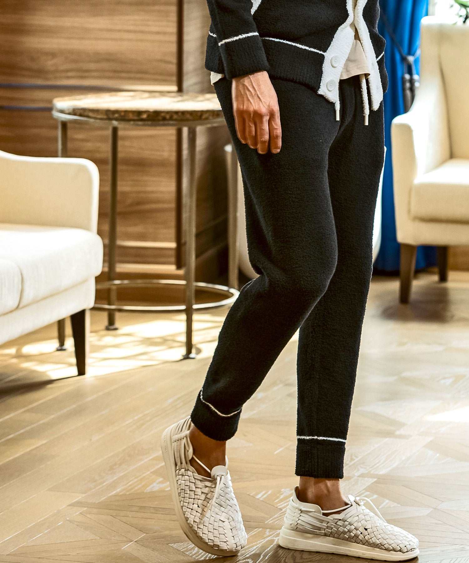 ウノ ピゥ ウノ ウグァーレ トレ リラックス 1PIU1UGUALE3 RELAX バイカラースマートシルエット ニットロングパンツ(保温性/伸縮性) (ブラック) ブラック