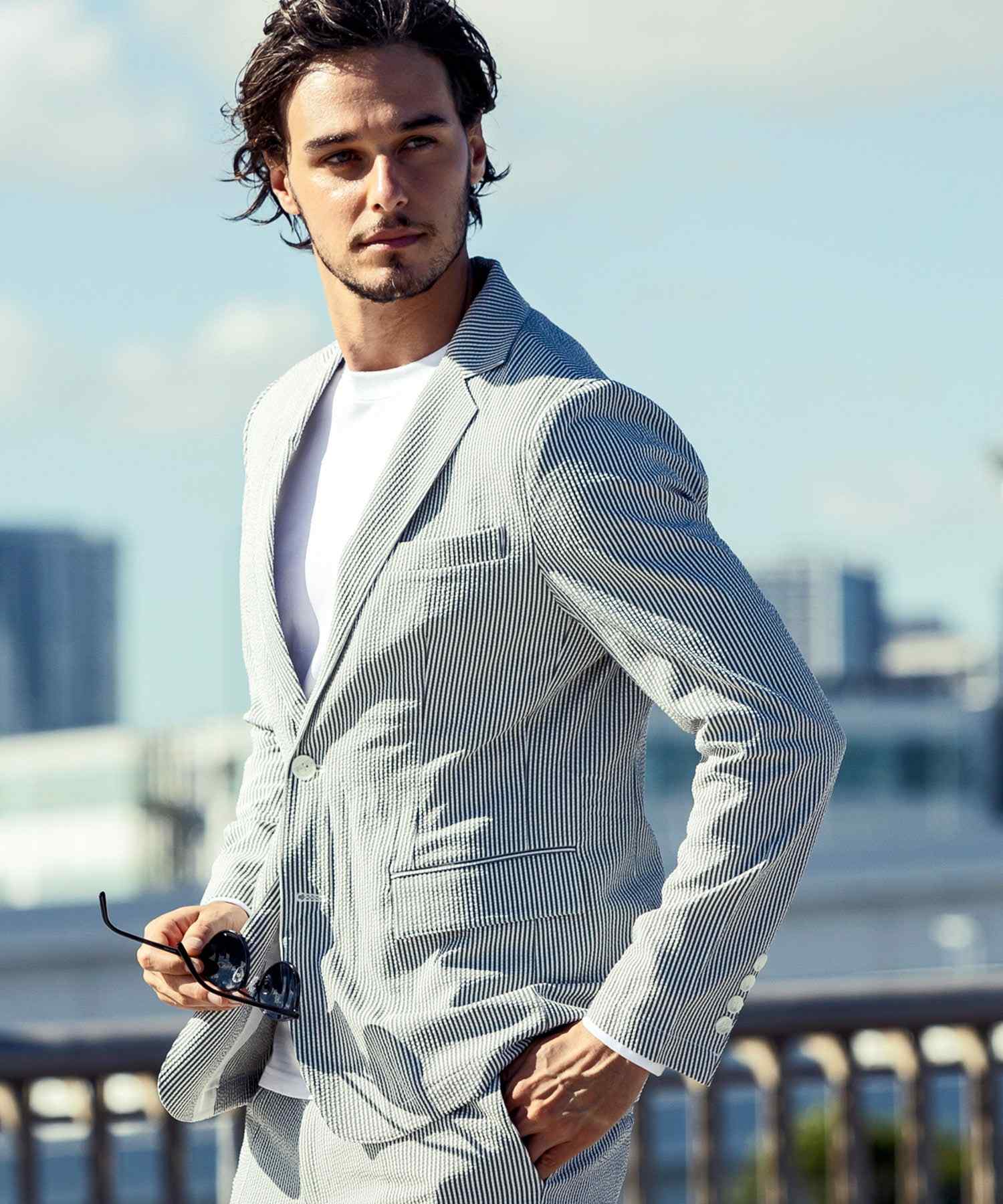 エイケイエムコンテンポラリー AKM Contemporary 【WEB・直営店限定】ピンストライプ シアサッカージャケット テーラードジャケット (ブラック×ホワイト) ブラック×ホワイト