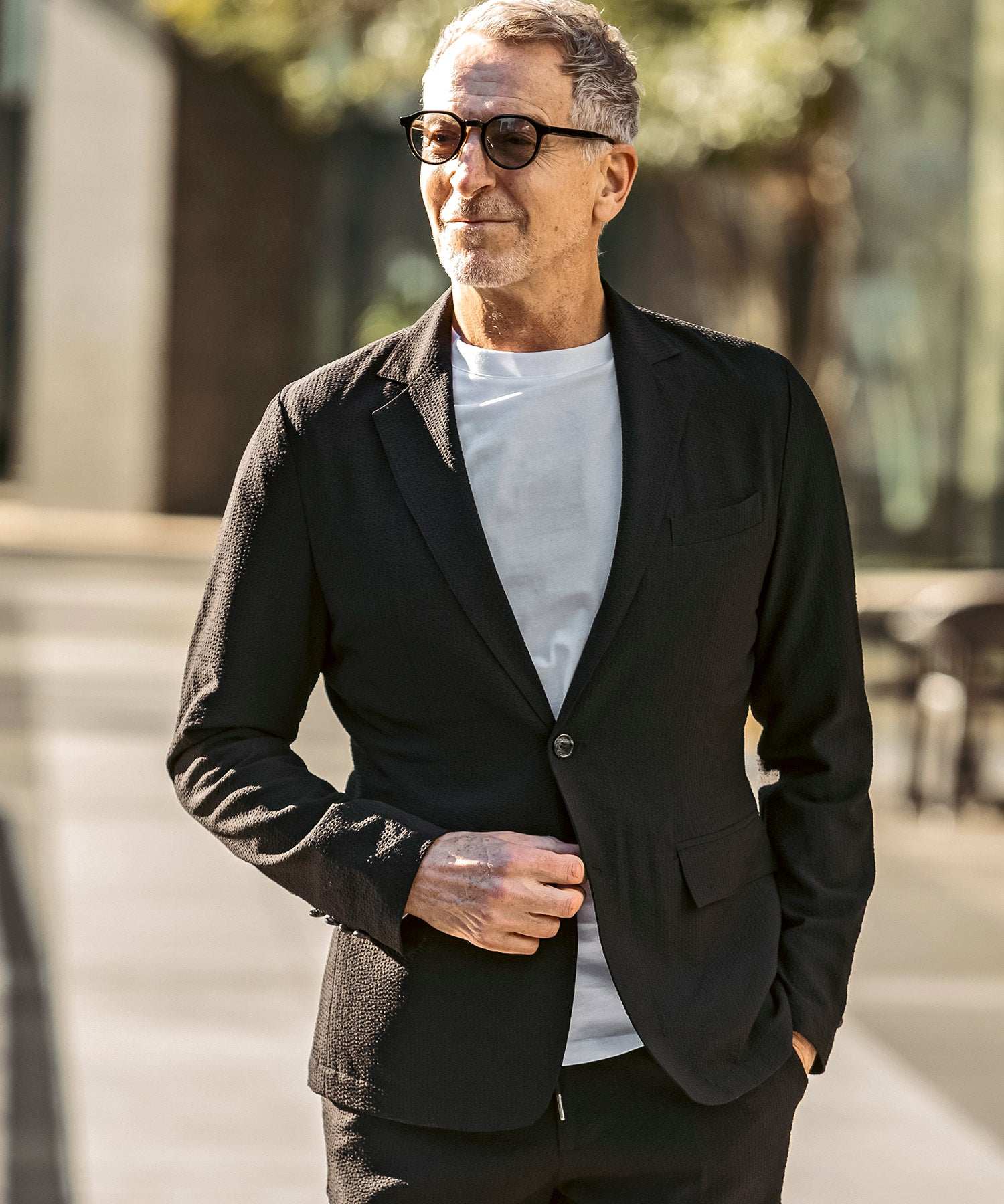 エイケイエムコンテンポラリー AKM Contemporary 【WEB・直営店限定】ピンストライプ シアサッカージャケット テーラードジャケット (ブラック) ブラック