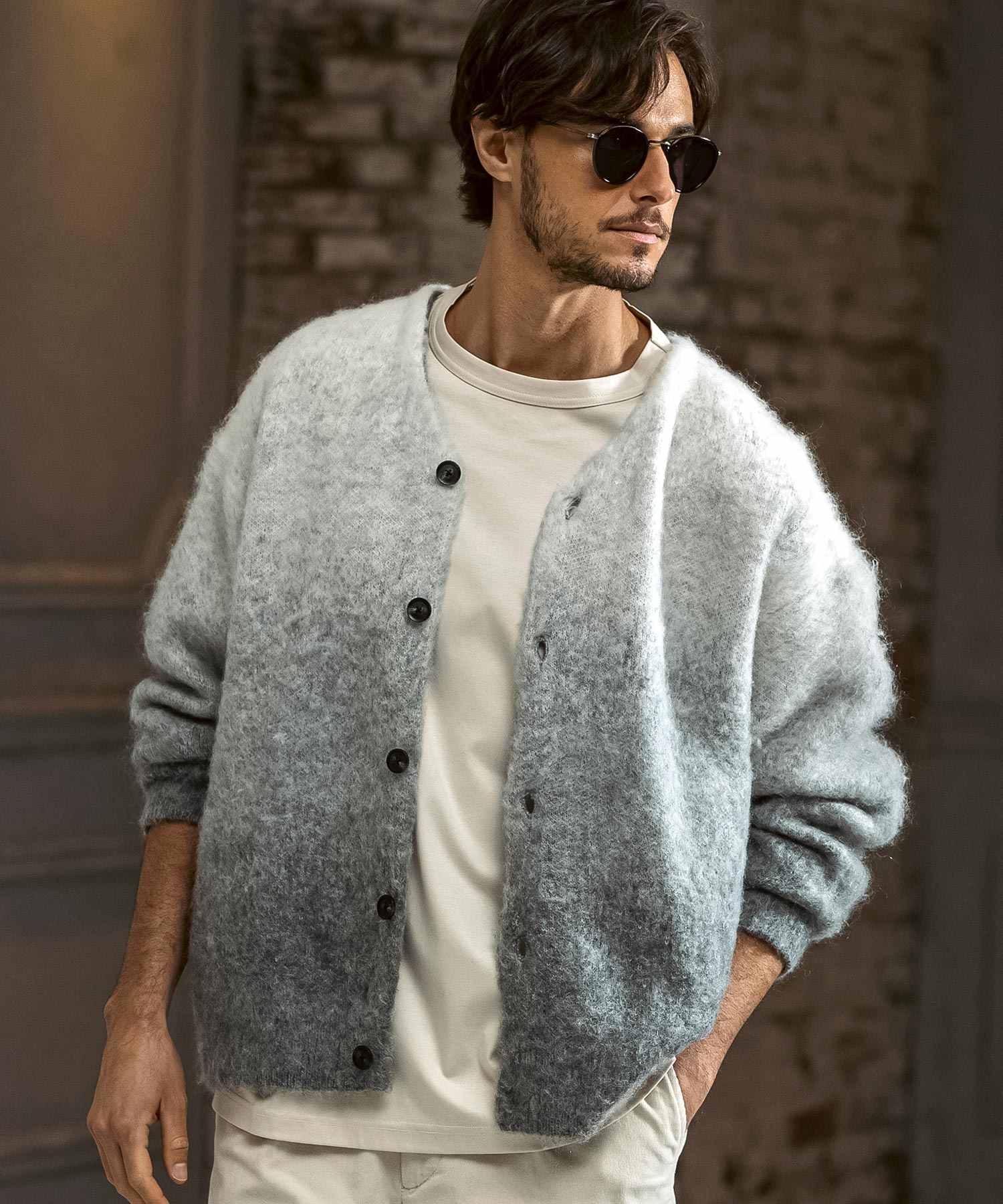 エイケイエムコンテンポラリー AKM Contemporary モヘア オーバーサイズ グラデーション ニットカーディガン(保温性/起毛) (ホワイト) ホワイト