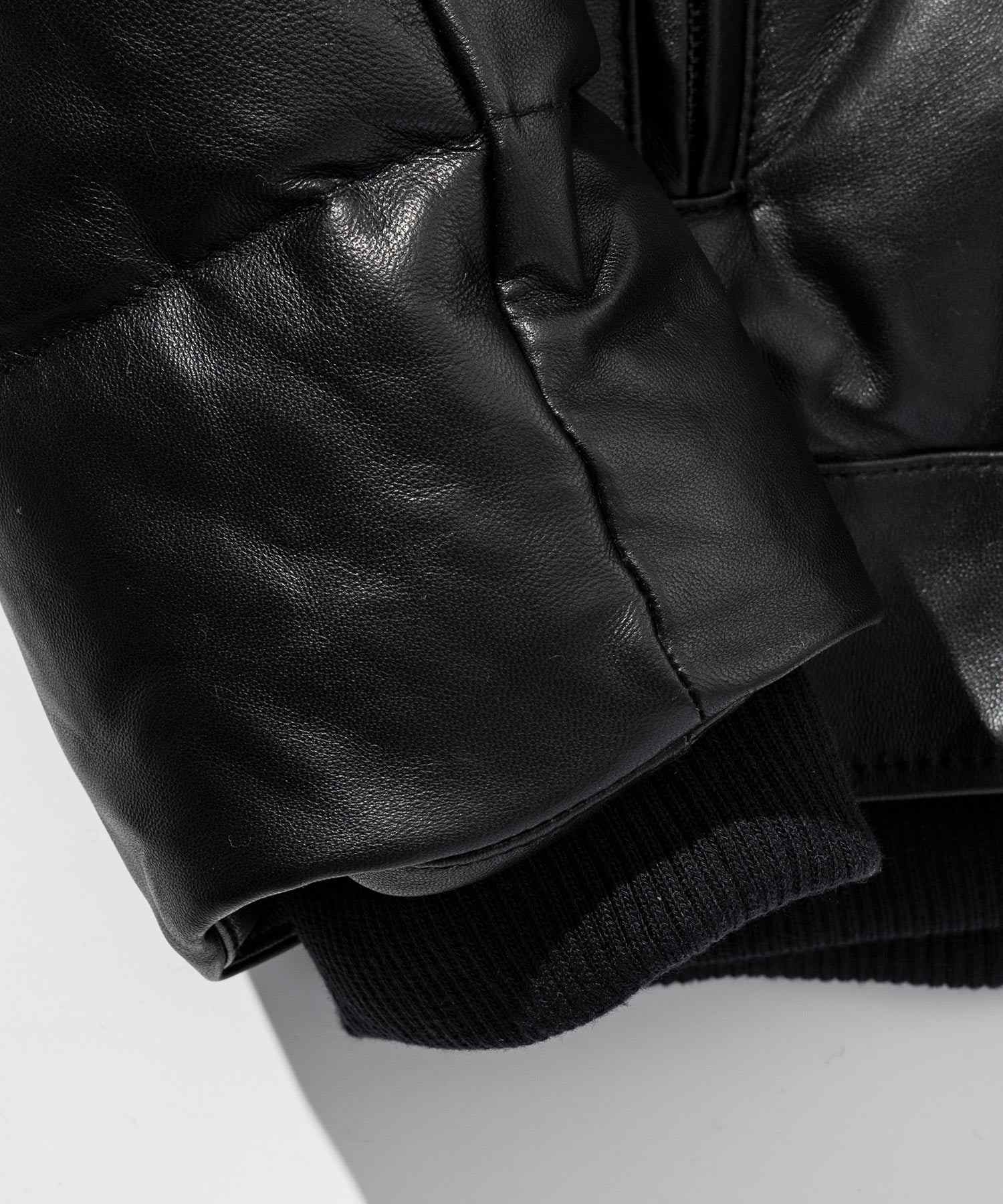 エイケイエムコンテンポラリー AKM Contemporary キルティング レザーレイヤード ダウンジャケット(保温性/防風性) (ブラック) ブラック