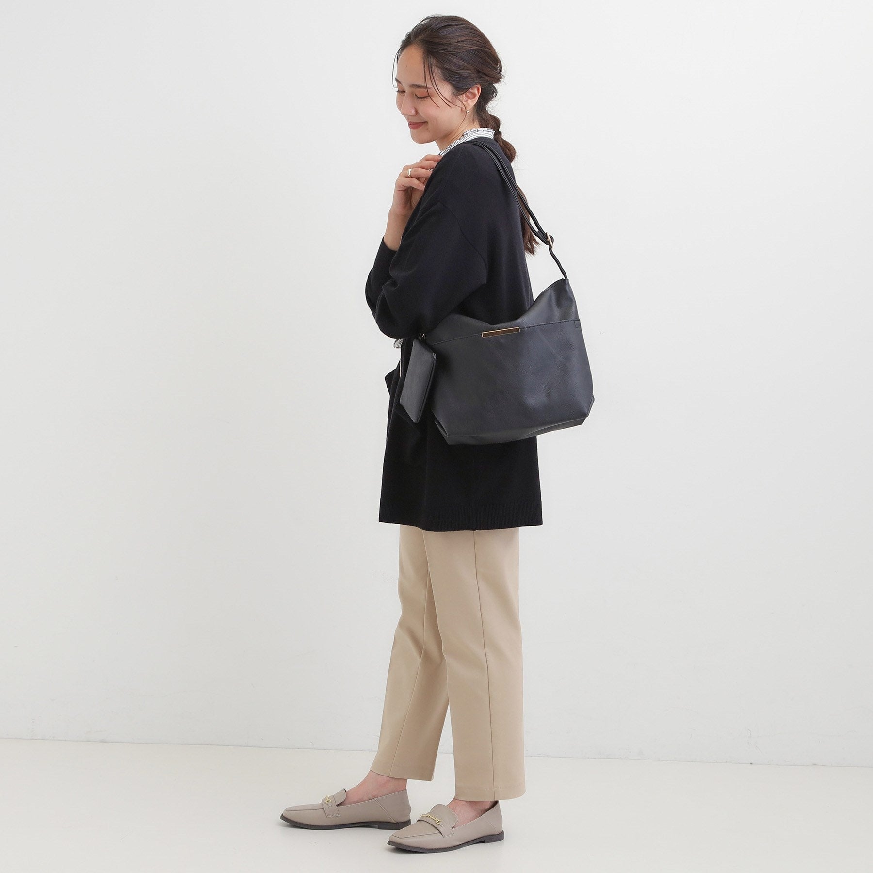 シューラルー SHOO・LA・RUE ダブルフェイスショルダーバッグ (ベージュ(052)) ベージュ(052)