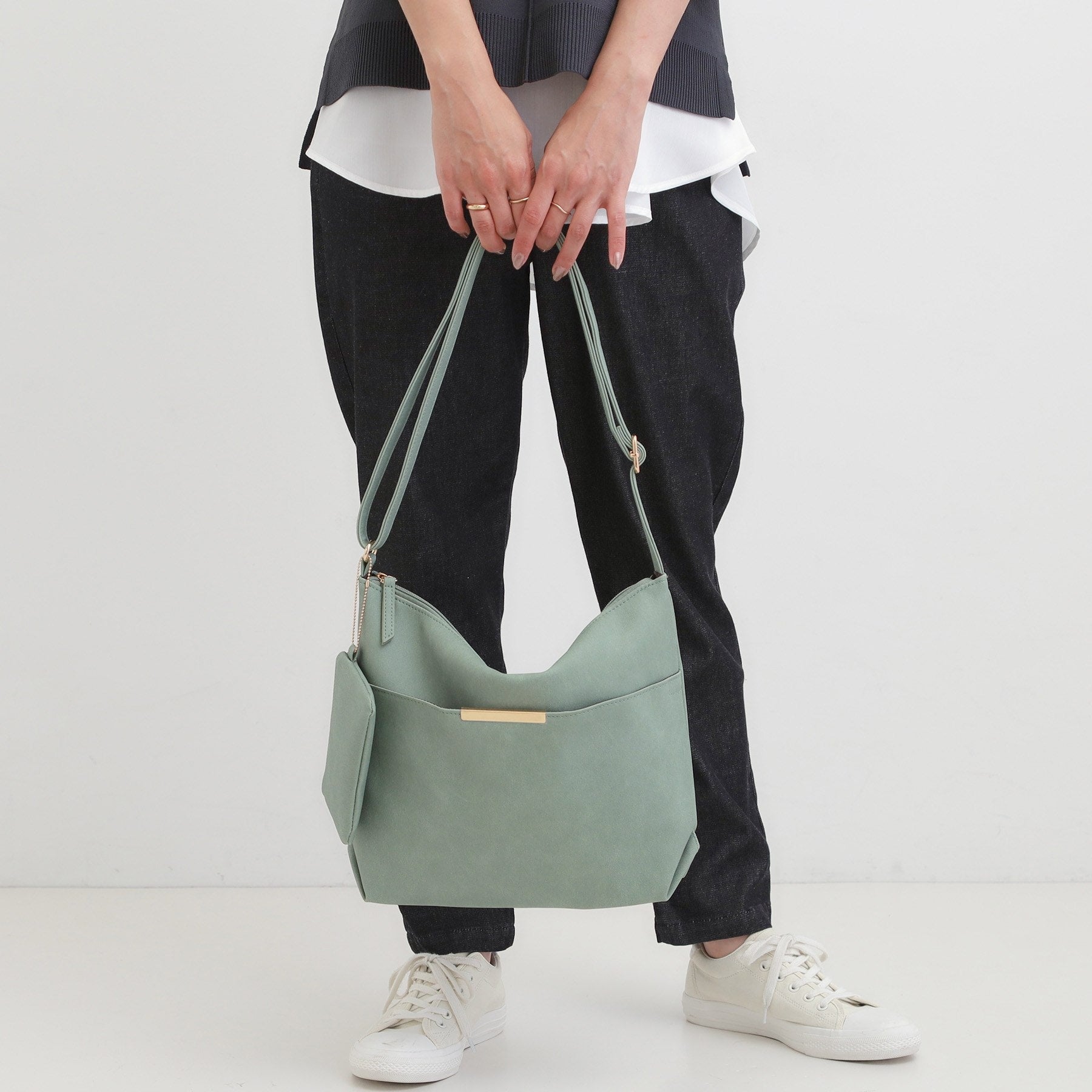 シューラルー SHOO・LA・RUE ダブルフェイスショルダーバッグ (ベージュ(052)) ベージュ(052)