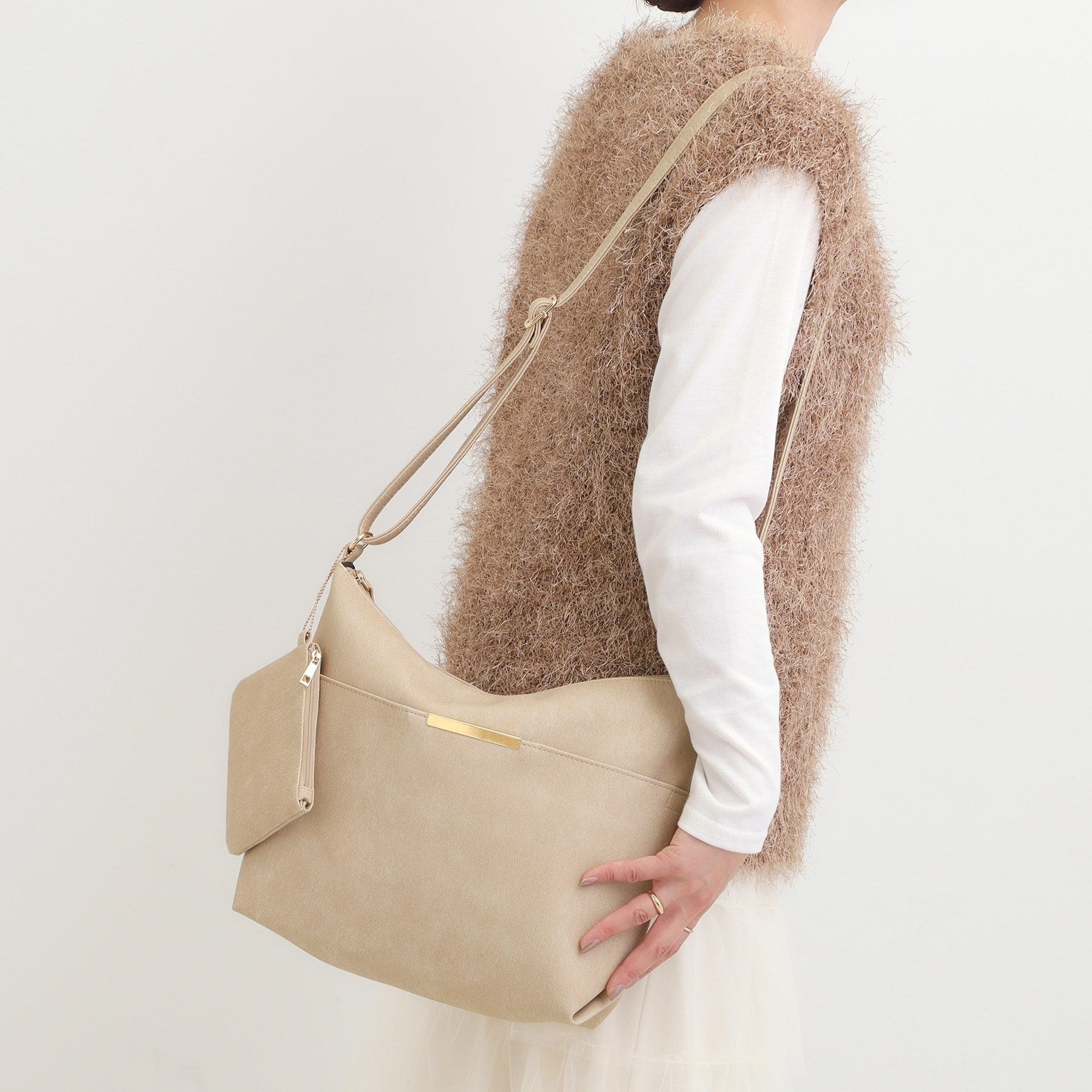 シューラルー SHOO・LA・RUE ダブルフェイスショルダーバッグ (ベージュ(052)) ベージュ(052)