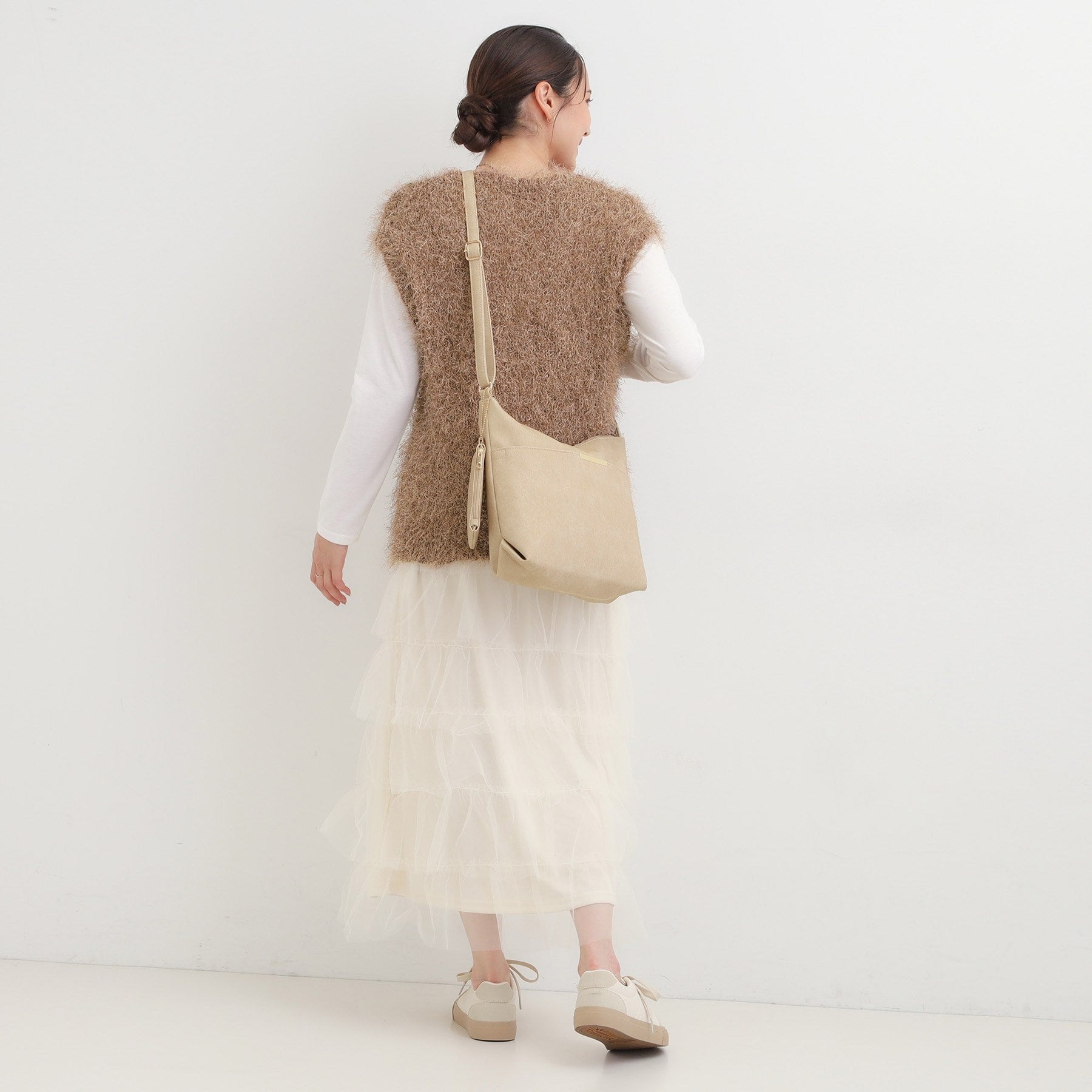 シューラルー SHOO・LA・RUE ダブルフェイスショルダーバッグ (ベージュ(052)) ベージュ(052)