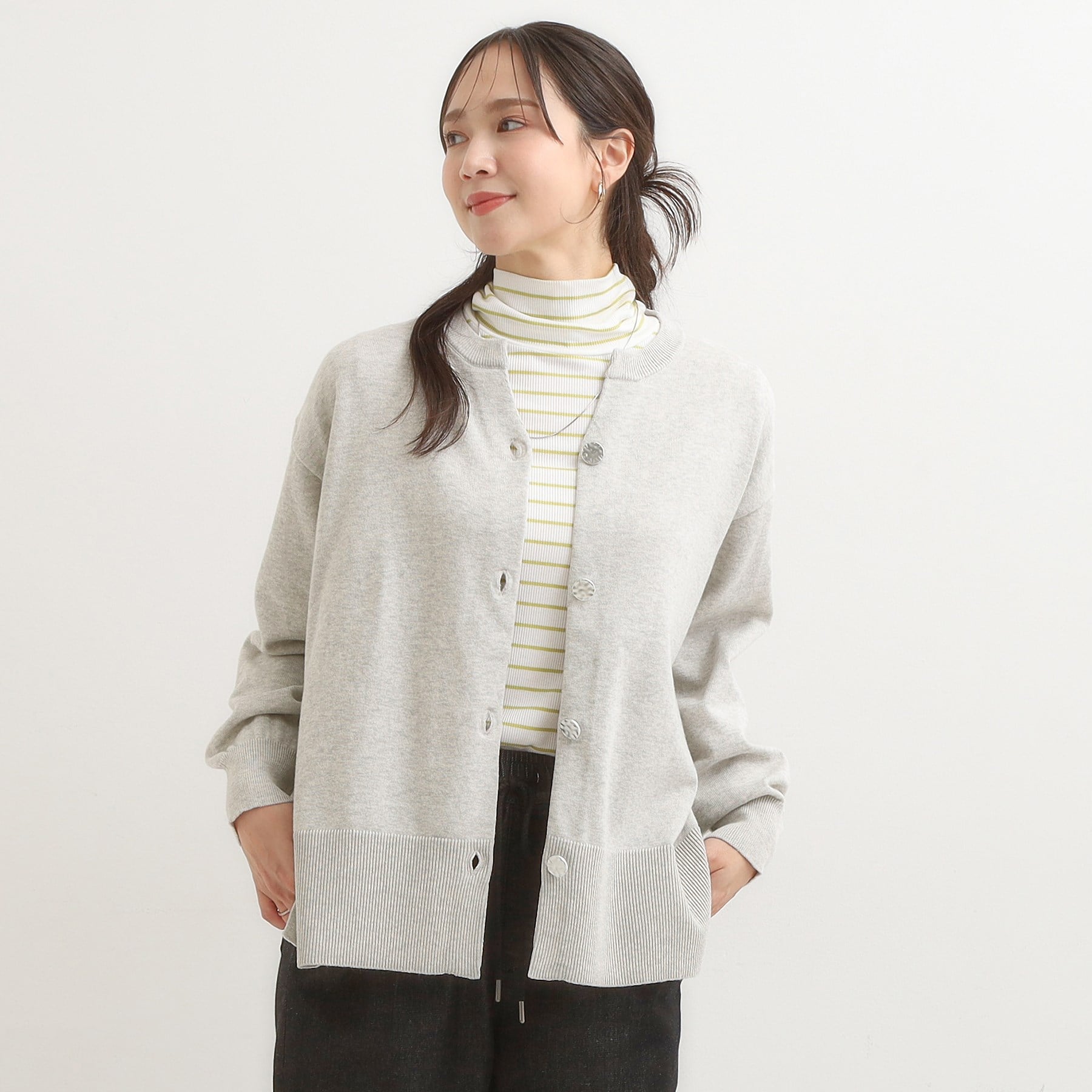 シューラルー SHOO・LA・RUE スウェットライク キーネックカーディガン (グリーン(022)) グリーン(022)