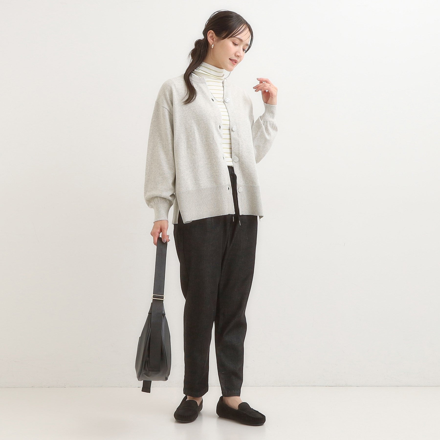 シューラルー SHOO・LA・RUE スウェットライク キーネックカーディガン (グリーン(022)) グリーン(022)