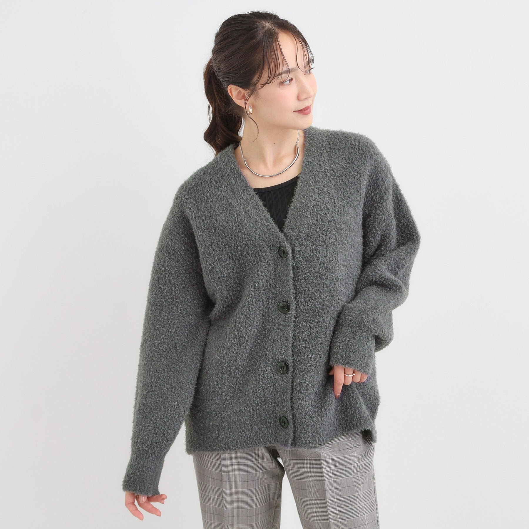 シューラルー SHOO・LA・RUE プードルフェザーVニットカーデ (ライトベージュ(051)) ライトベージュ(051)