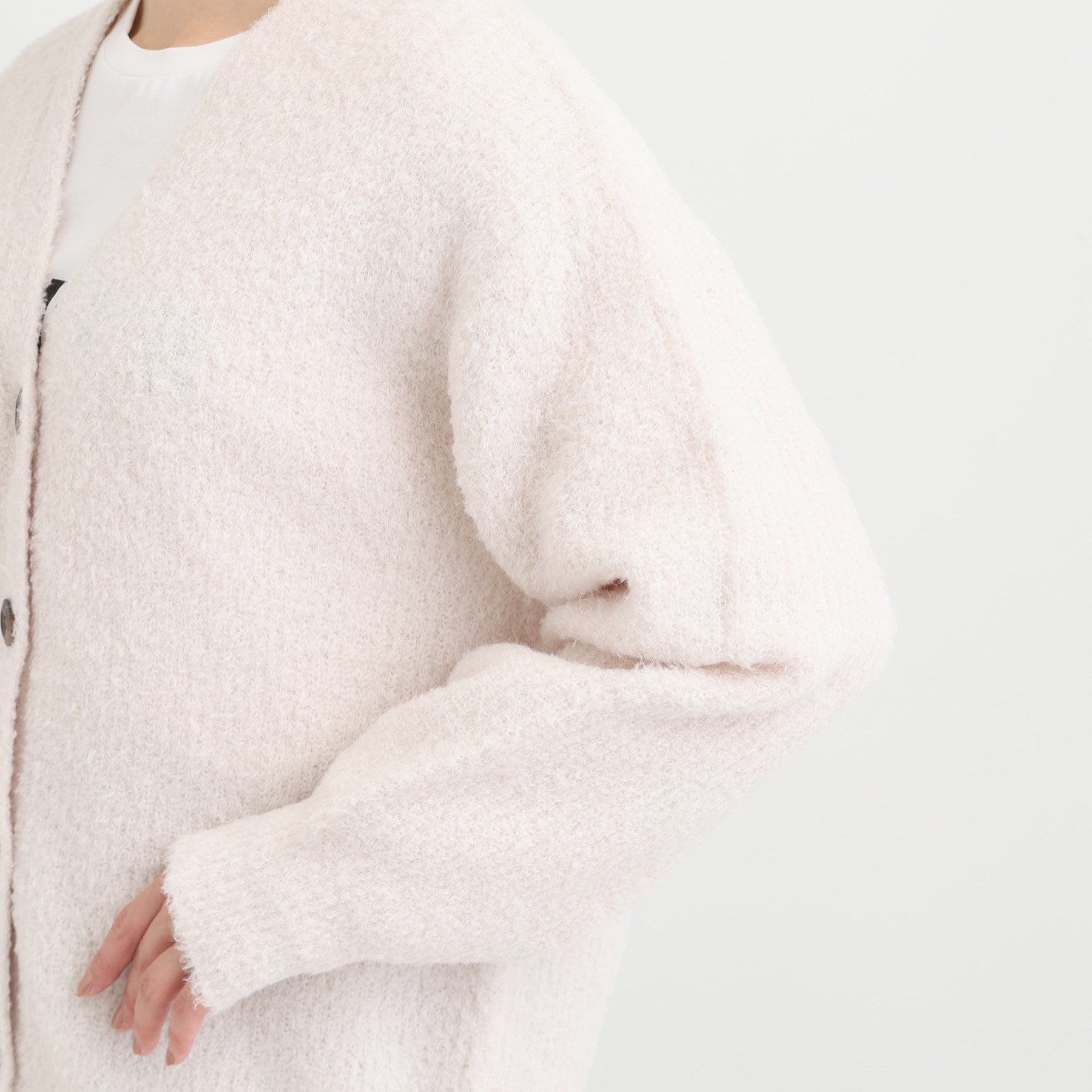 シューラルー SHOO・LA・RUE プードルフェザーVニットカーデ (ライトベージュ(051)) ライトベージュ(051)