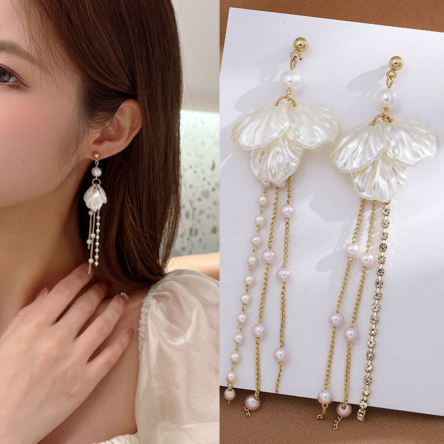 Shopping Go shoppinggo Long earrings Dangling Flower Cute Pearl earrings Motif earrings Large Shining Dangling earrings Gift for women Sparkling
