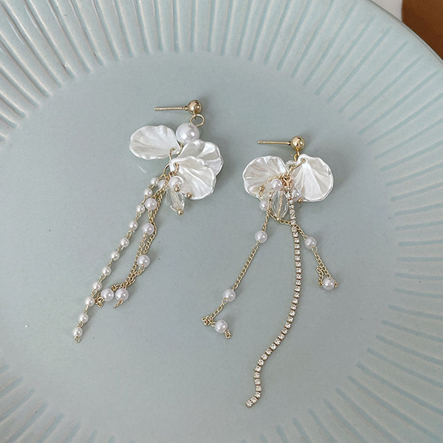 Shopping Go shoppinggo Long earrings Dangling Flower Cute Pearl earrings Motif earrings Large Shining Dangling earrings Gift for women Sparkling