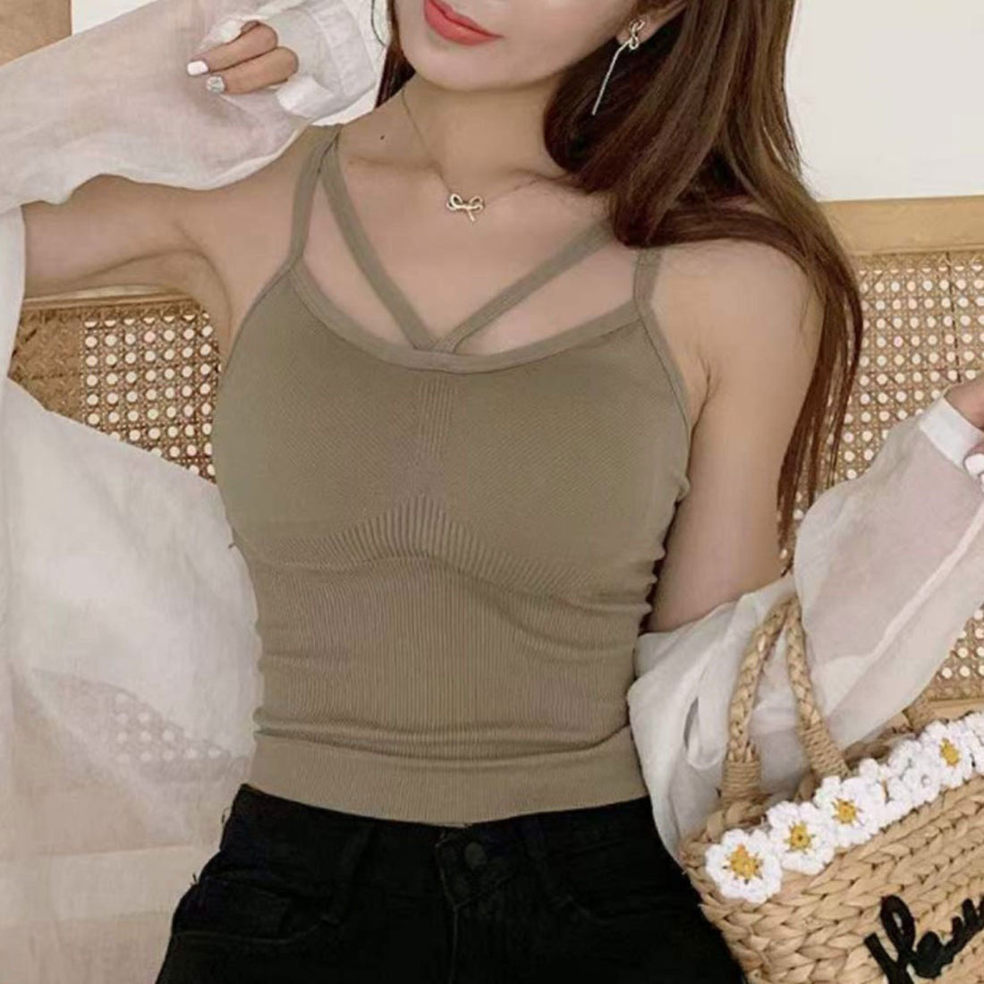 ショッピングゴー shoppinggo 夏服 カップ付きキャミソール キャミタンクトップ セクシー 胸元 無地 ブラ 白 黒 パット付 へそ出し インナーブラ (ベージュ) ベージュ