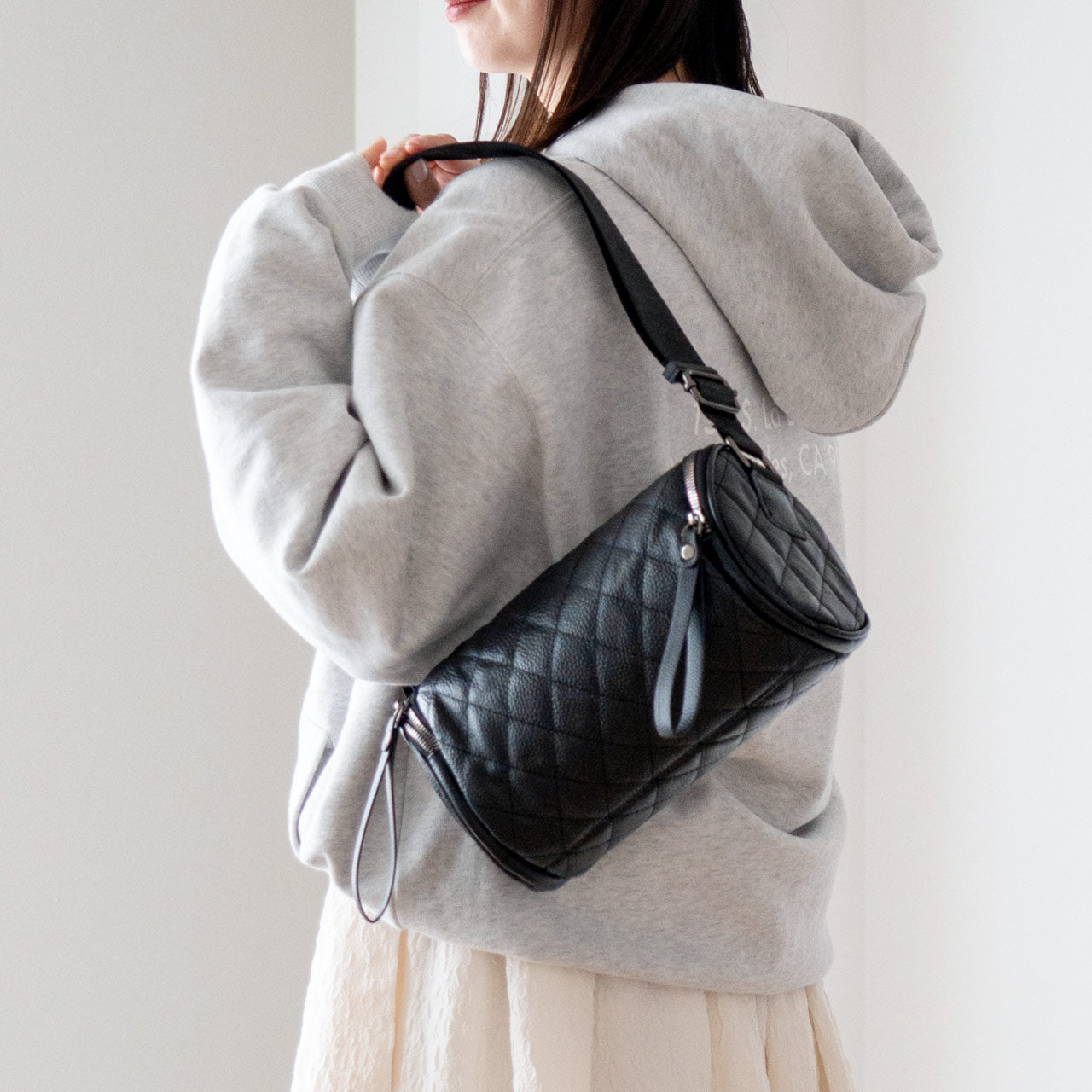 サンキョウショウカイ 三京商会 本革レザーショルダーバッグ (アイボリー) アイボリー