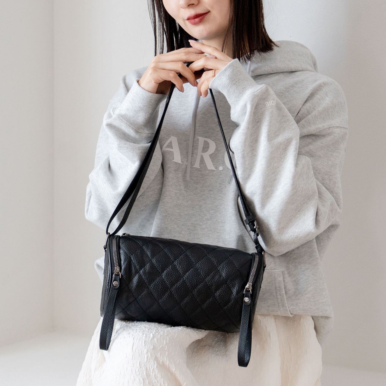 サンキョウショウカイ 三京商会 本革レザーショルダーバッグ (ブラック) ブラック