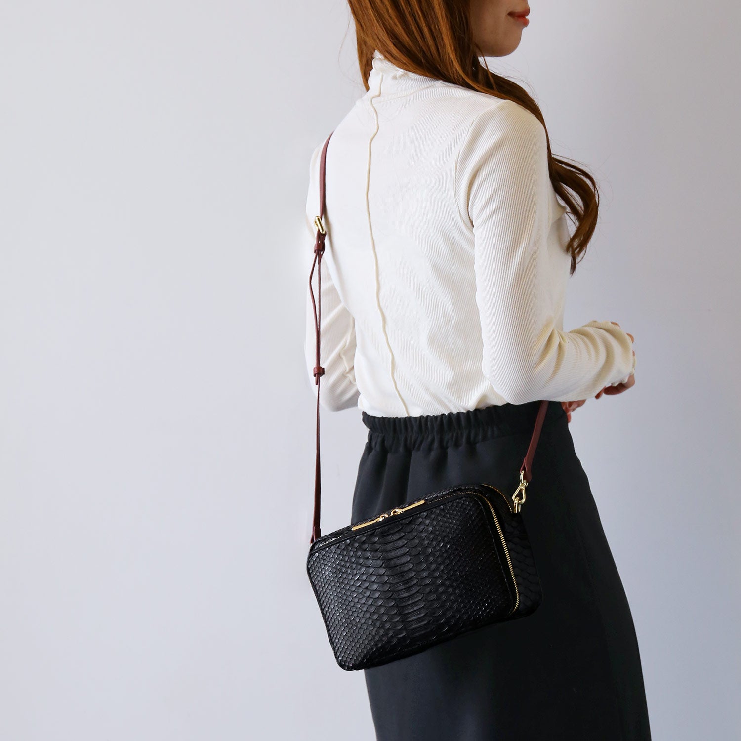 サンキョウショウカイ 三京商会 パイソンレザー ショルダーバッグ 3種類のストラップ付き (ブラック) ブラック