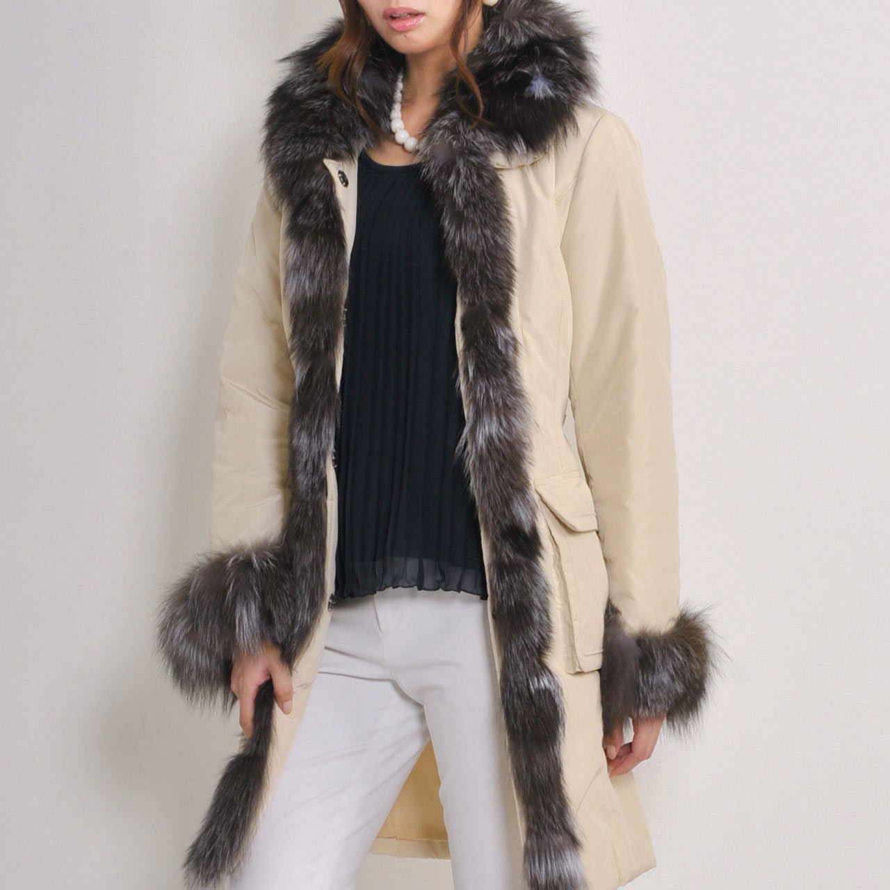 サンキョウショウカイ 三京商会 シルバーフォックスファー トリミングコート ベルト付き (ライトベージュ) ライトベージュ