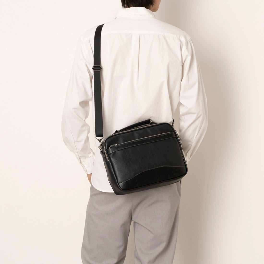 ゾンネ SONNE メンズショルダーバッグ (ネイビー) ネイビー