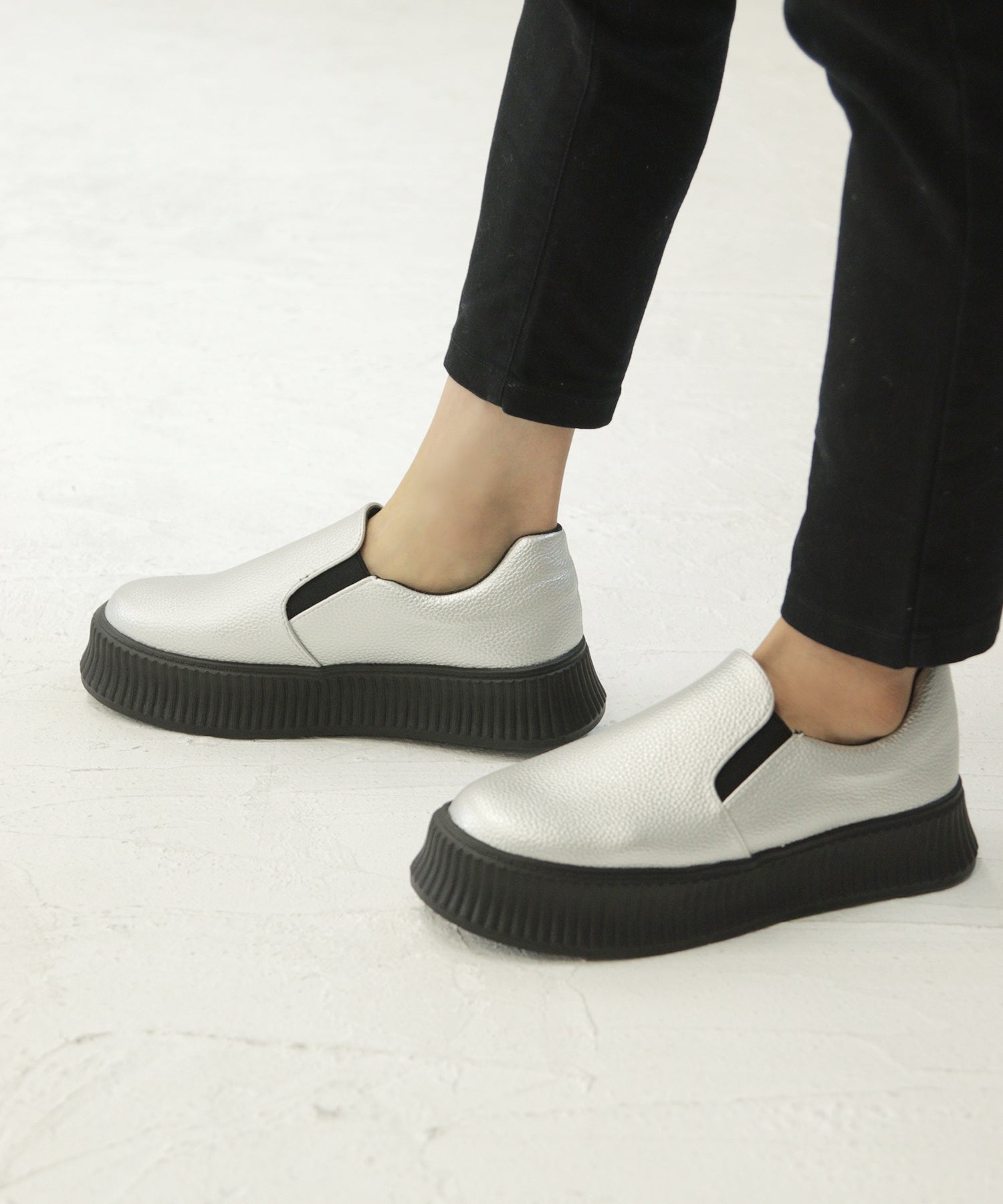 ソロット SOROTTO 軽量厚底 スリッポン スニーカー,シルバー