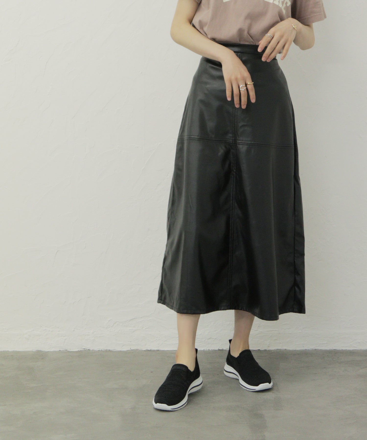 SOROTTO 輕量網布套穿運動鞋