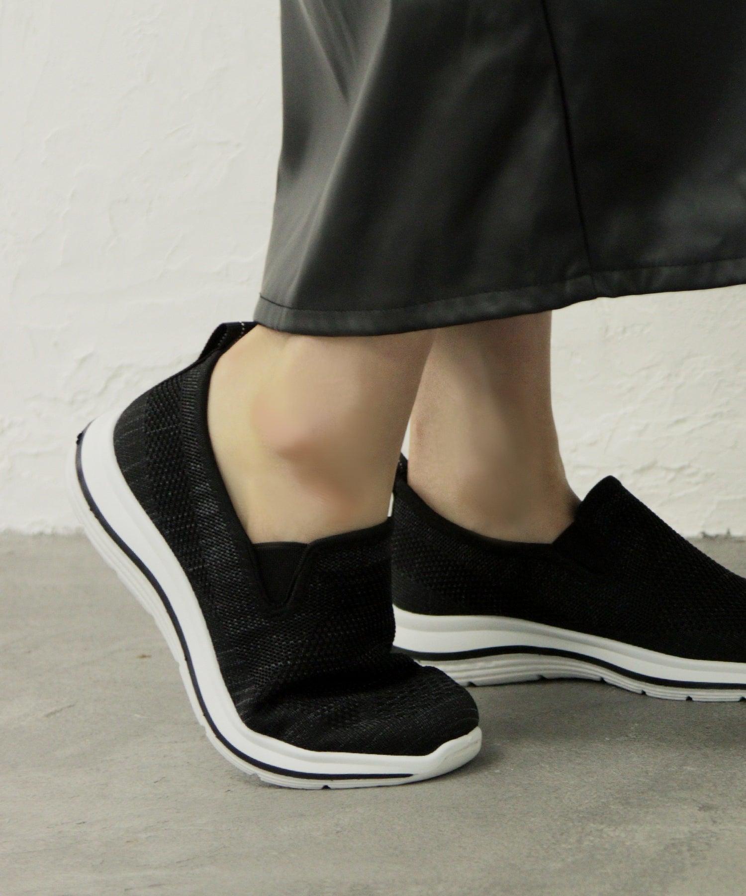 SOROTTO 輕量網布套穿運動鞋