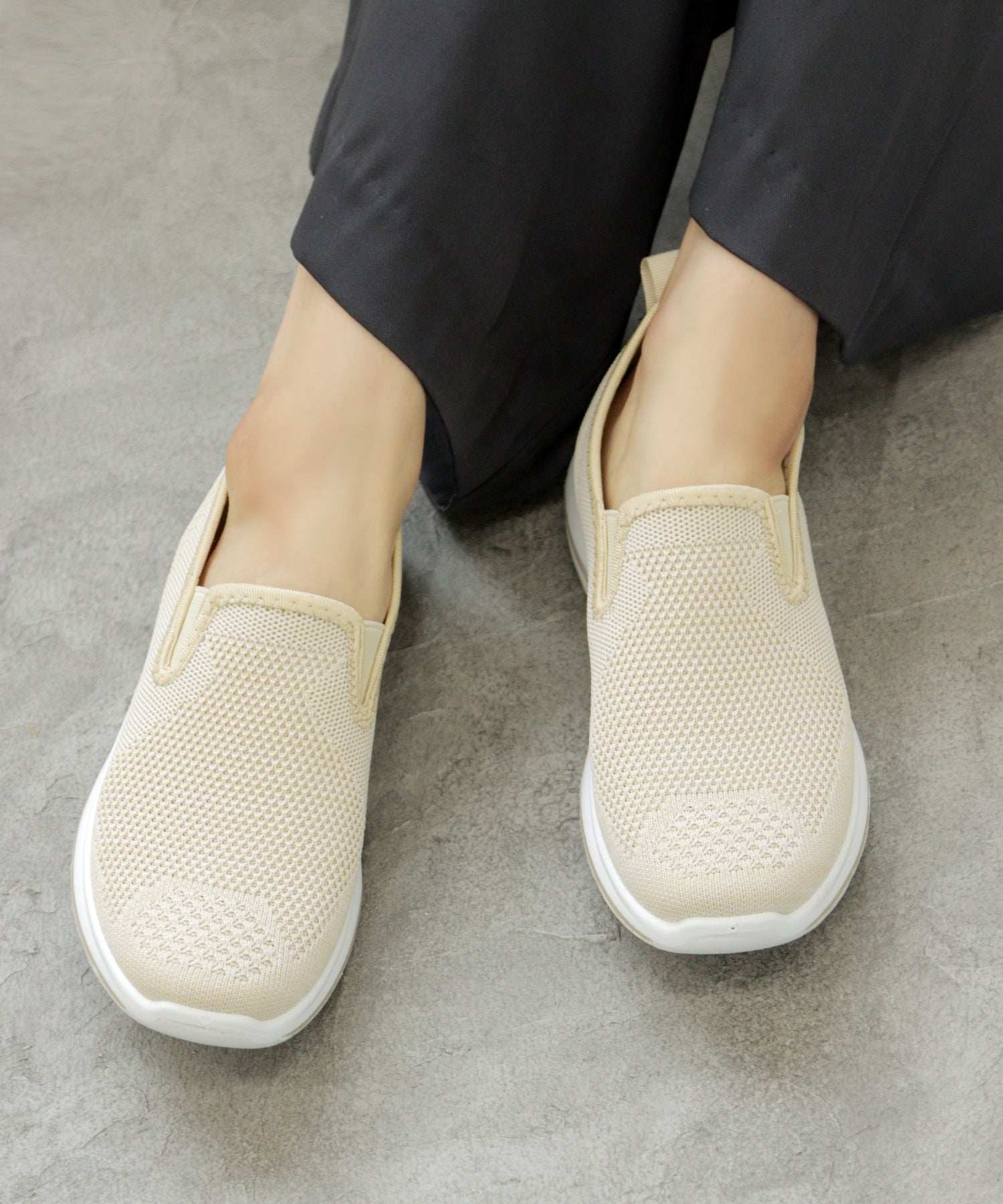 SOROTTO 輕量網布套穿運動鞋