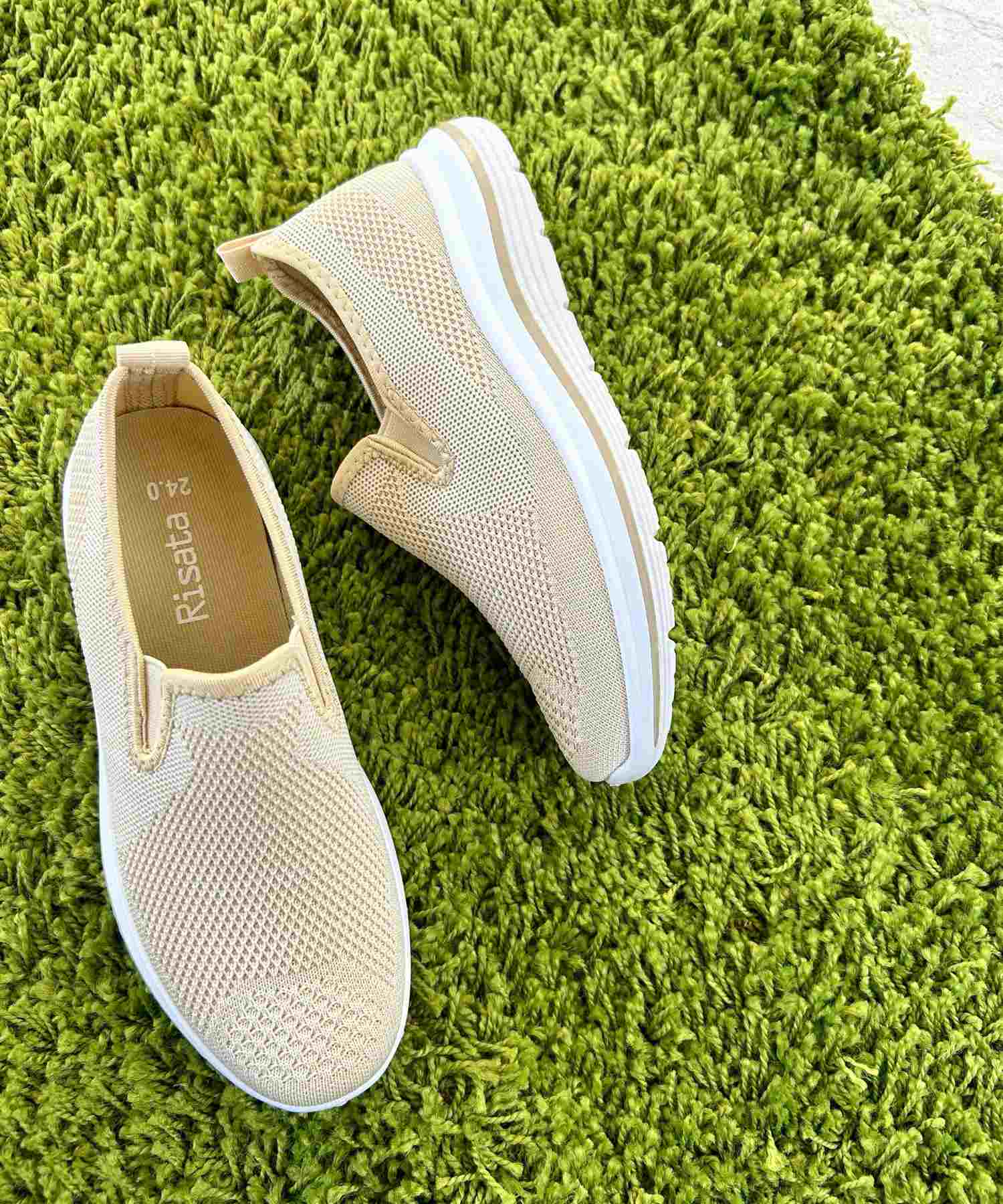 SOROTTO 輕量網布套穿運動鞋