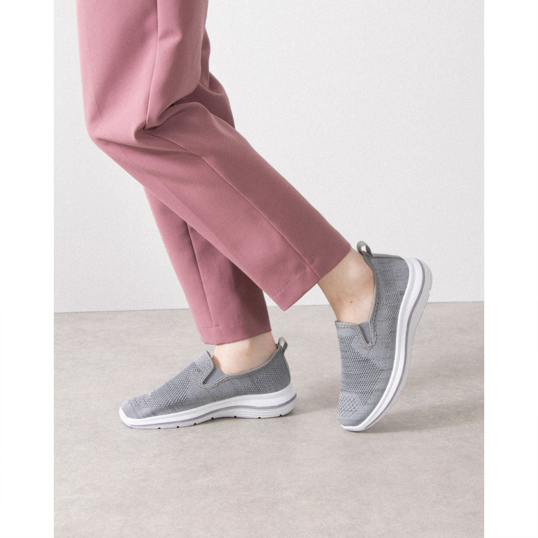 SOROTTO 輕量網布套穿運動鞋