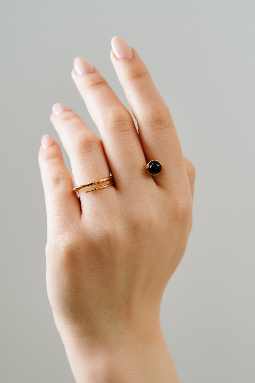 SOAC BUD STONE TWO FINGER RING