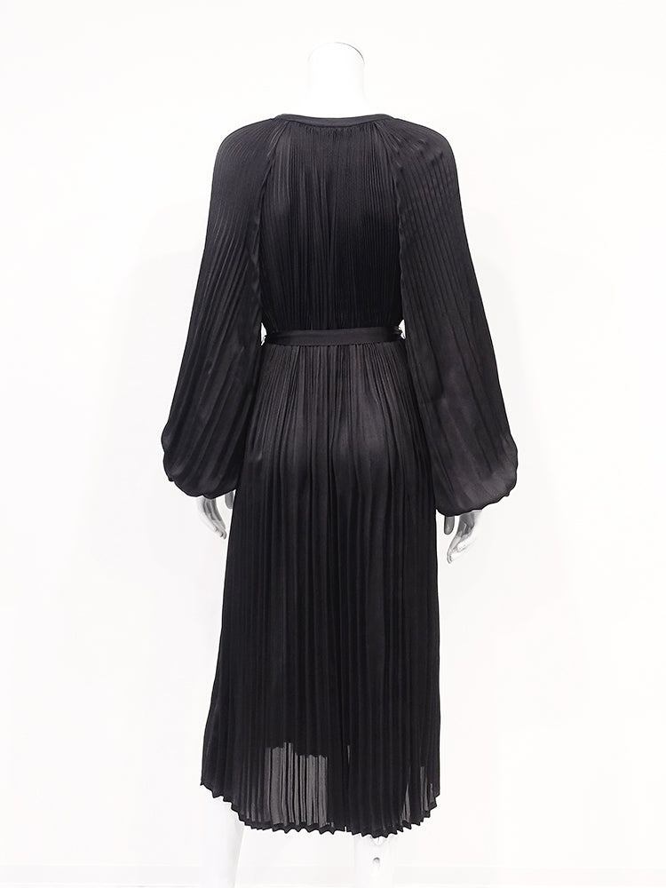 スペッチオ SPECCHIO フェイドアウトクリスタルプリーツ ワンピース