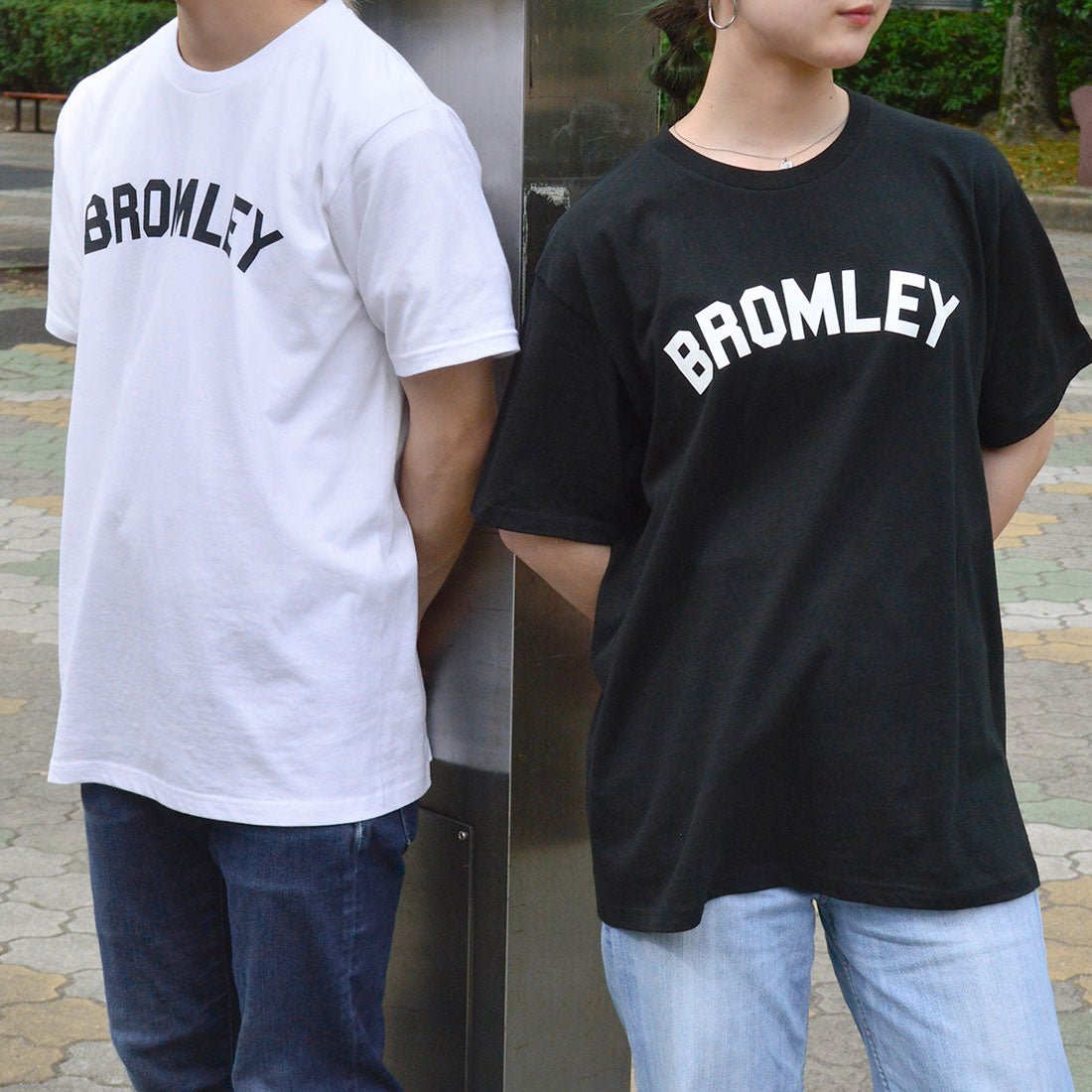 スピリトーゾ Spiritoso BROMLEYロゴシンプルレタリングTシャツ