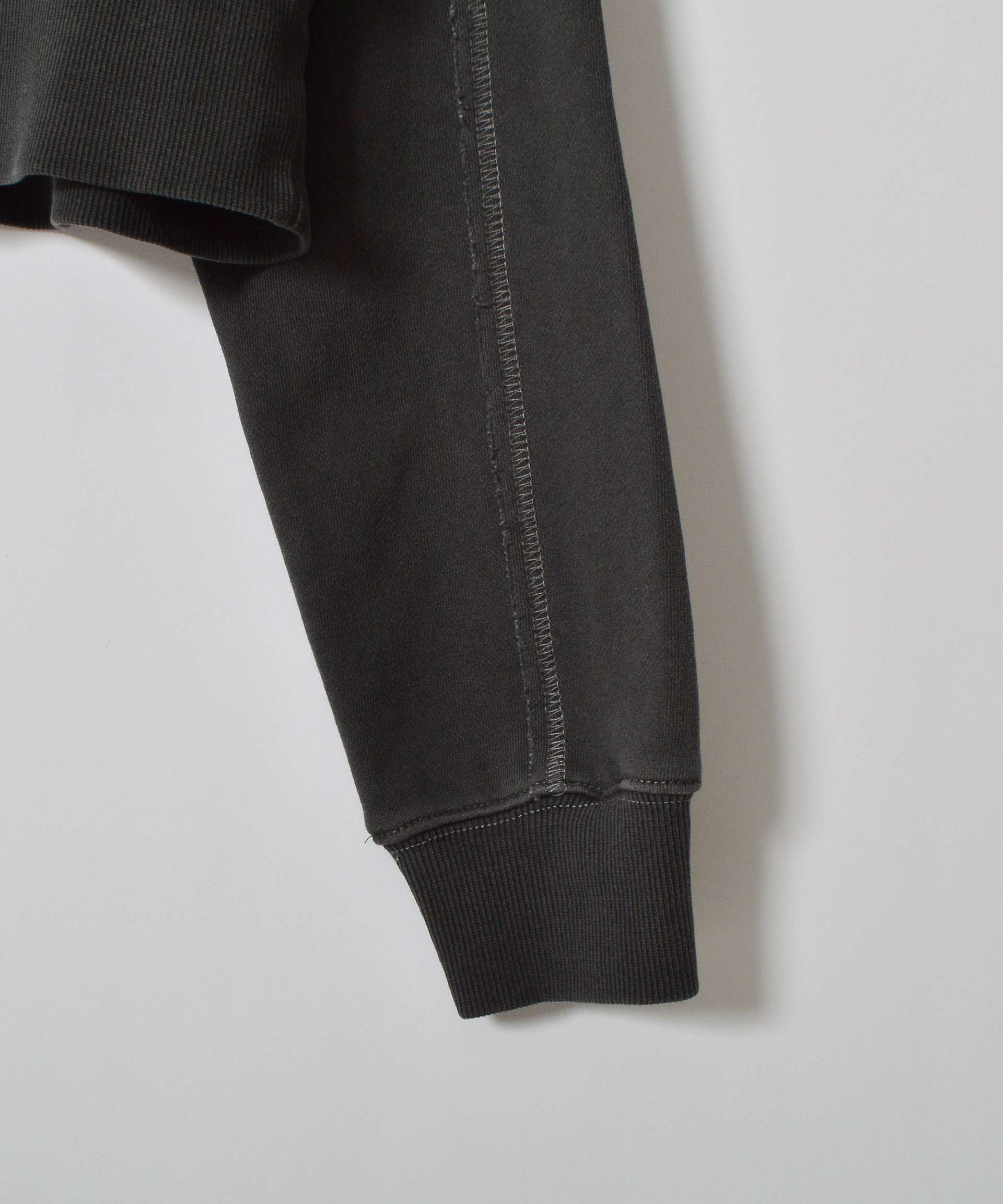 スピリトーゾ Spiritoso 裏毛ピグメントラグランクロップドスウェット