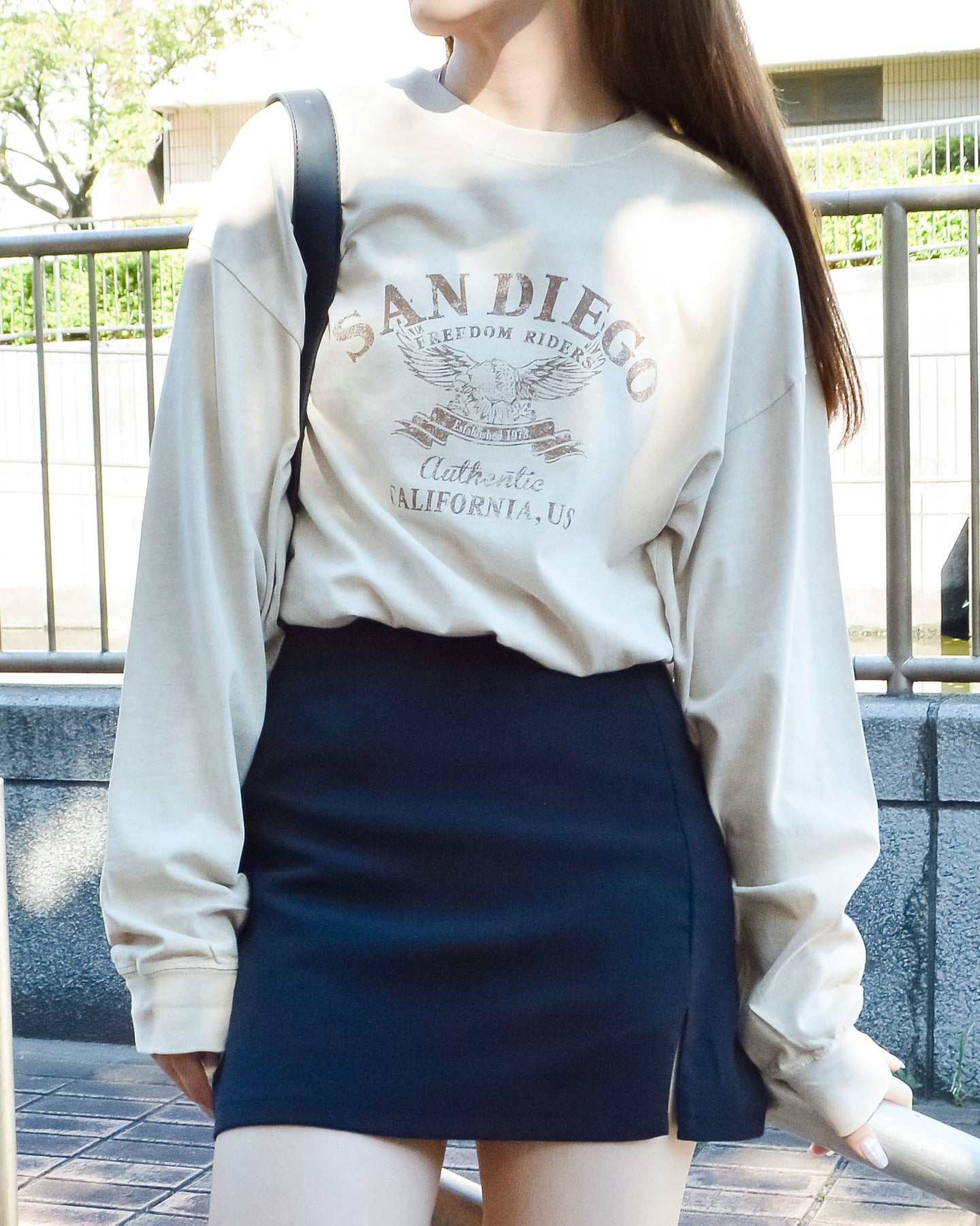 スピリトーゾ Spiritoso ピグメントアーチロゴイーグルプリントロンT,グレージュ