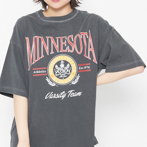 スピリトーゾ Spiritoso MINESOTAカレッジロゴTシャツ